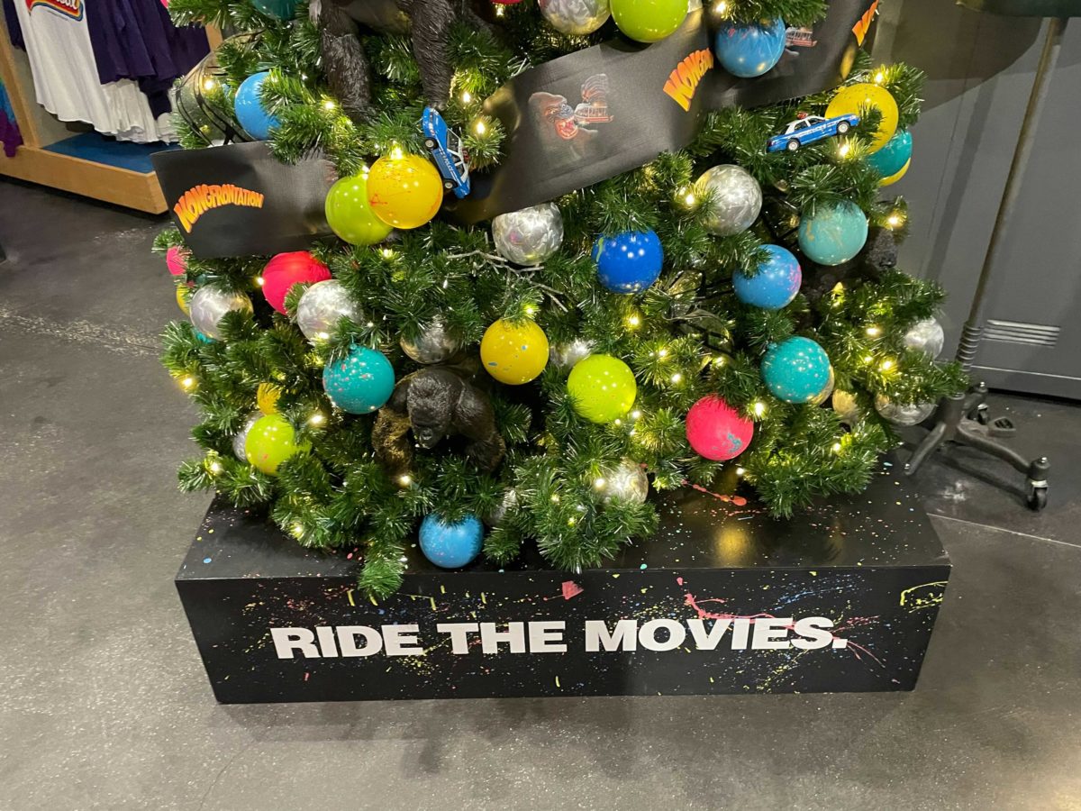 universal-orlando-resort-holiday-tree-hunt-2021-new-trees-84-5582924