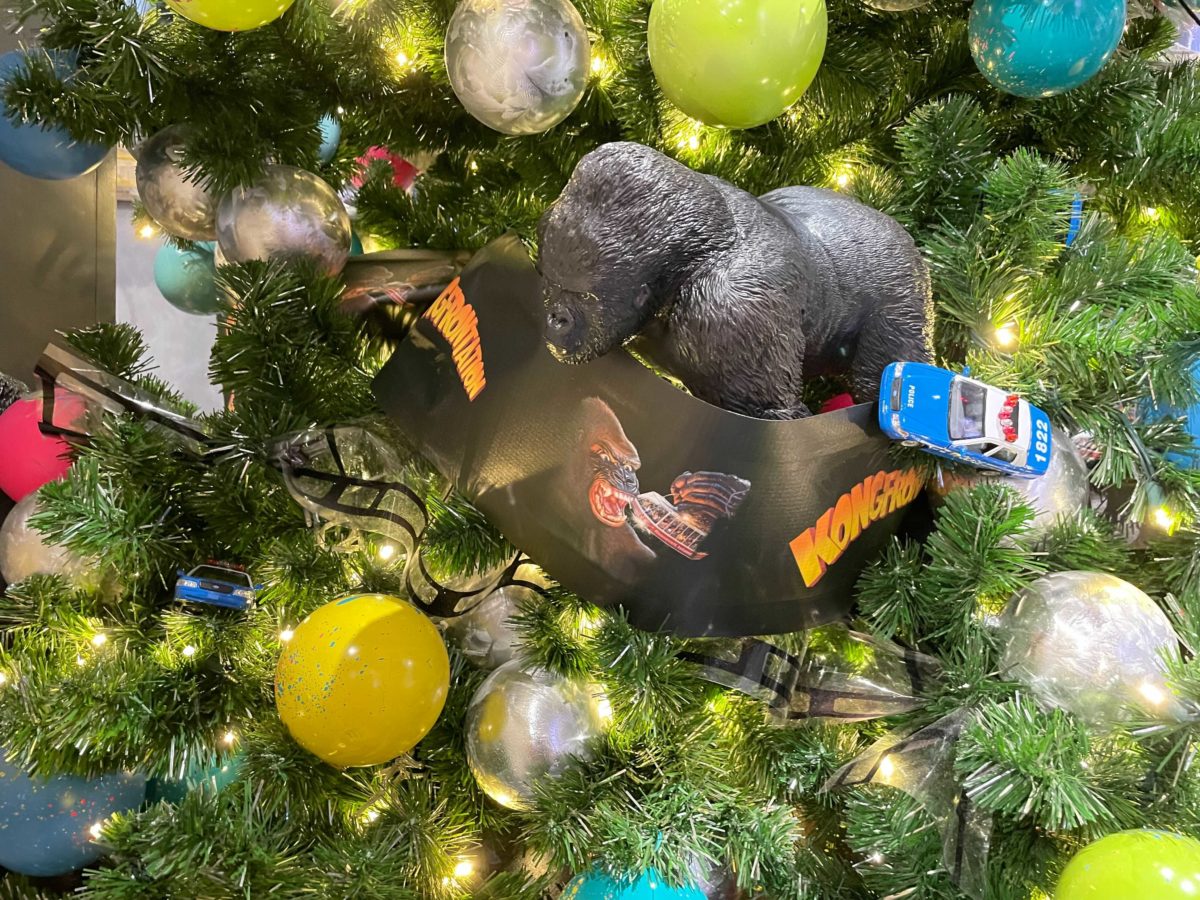 universal-orlando-resort-holiday-tree-hunt-2021-new-trees-97-4025773