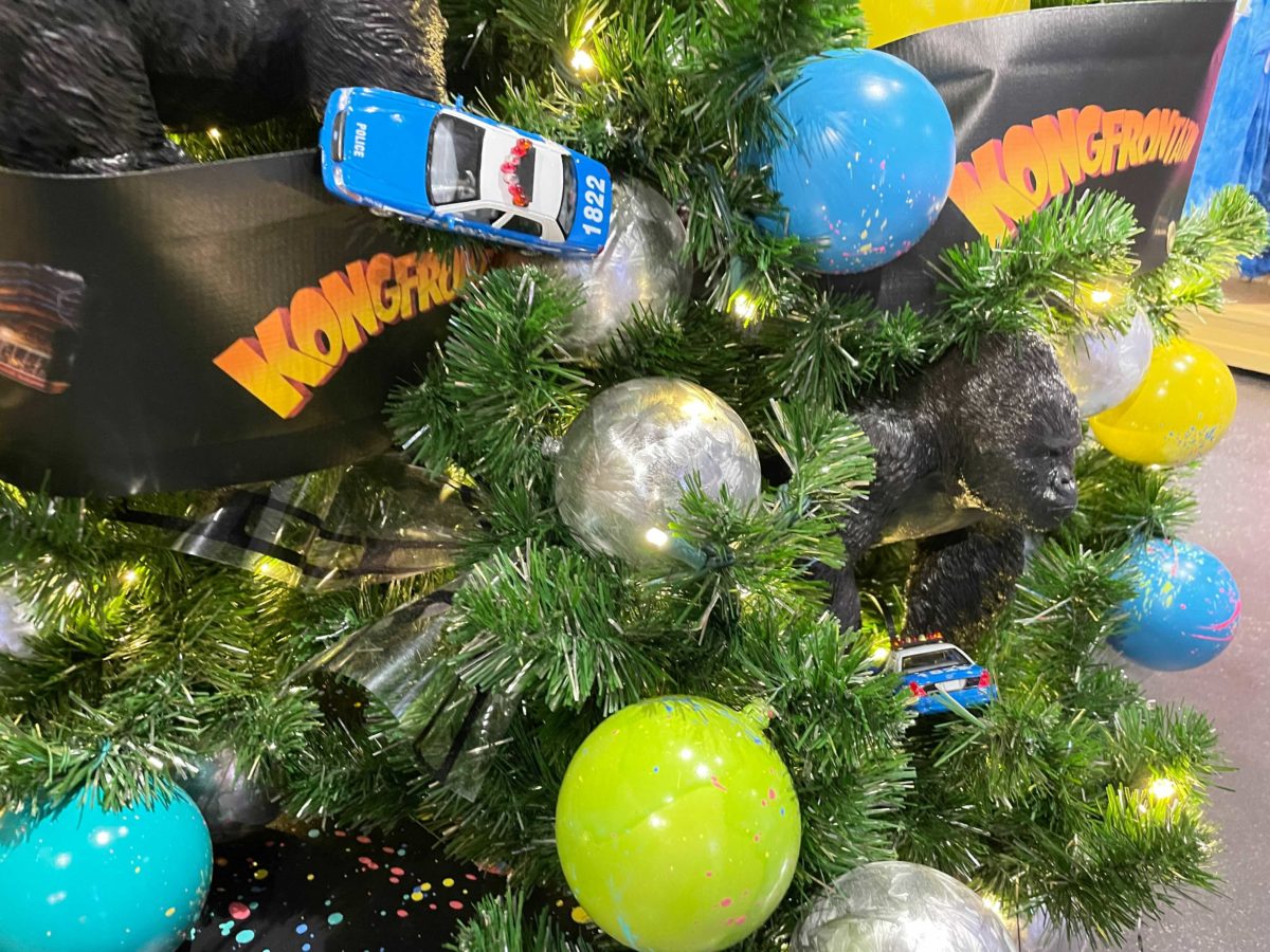 universal-orlando-resort-holiday-tree-hunt-2021-new-trees-98-9253447