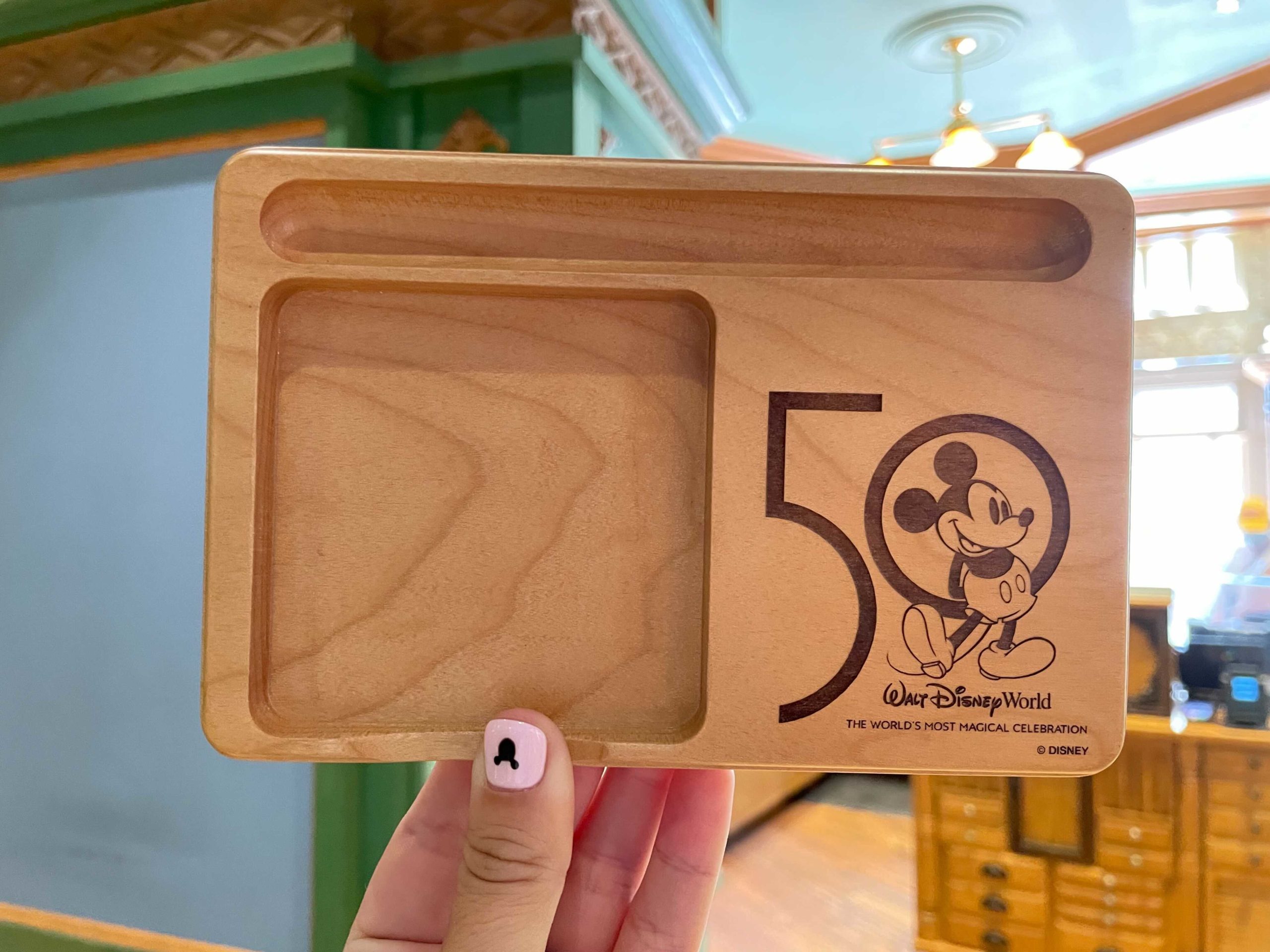 wdw-50th-memo-holder-2-9111505