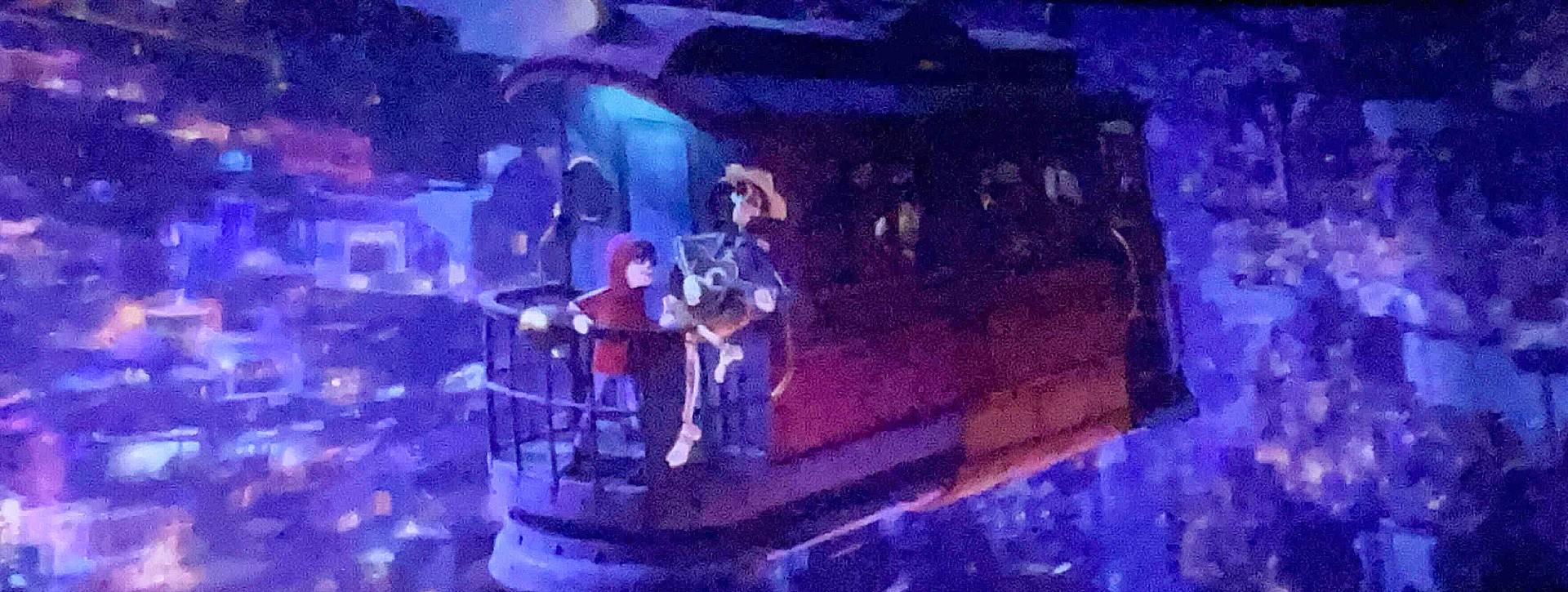 wdw-philharmagic-coco-4-1-1464488