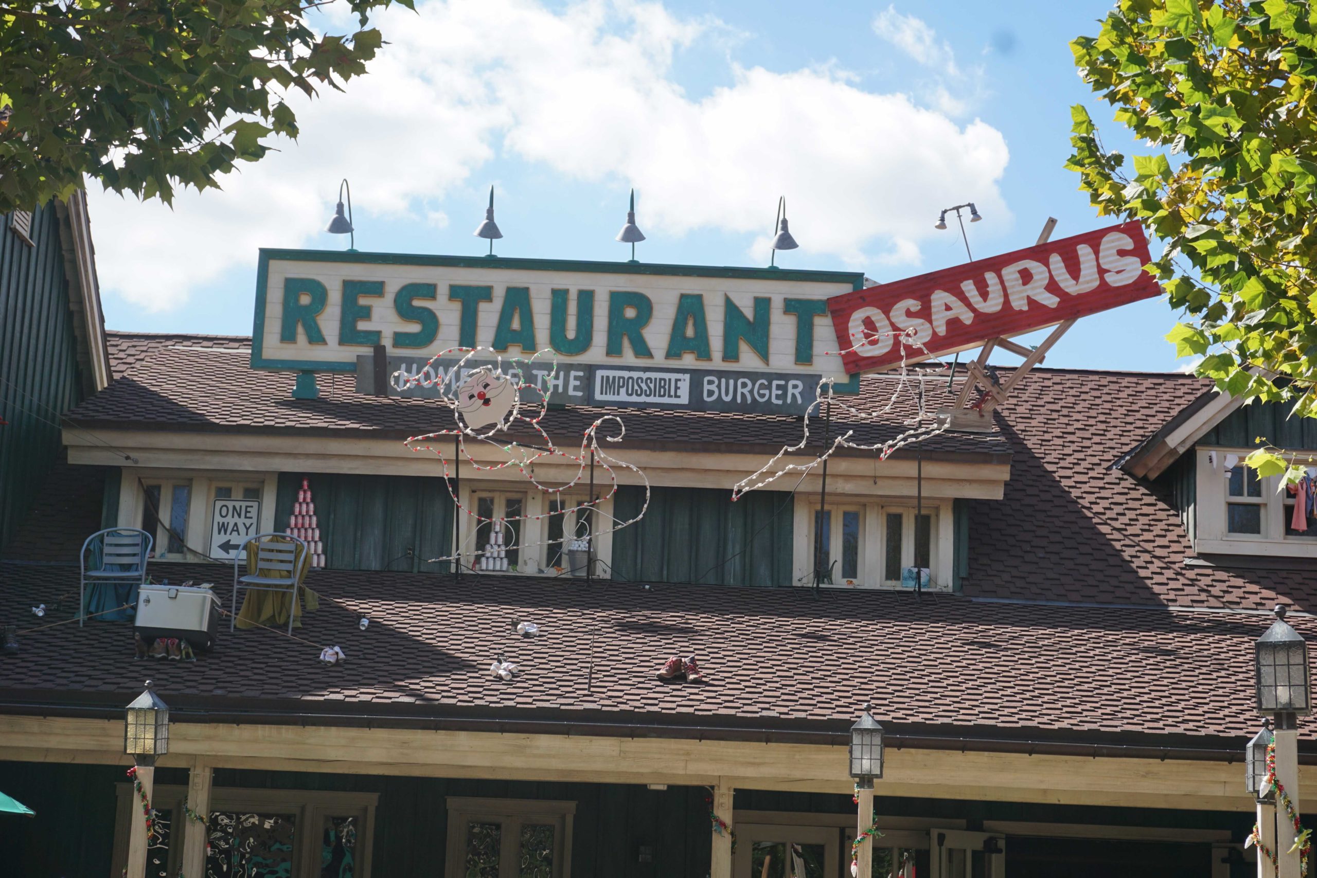 dak-holiday-decor-restaurantosaurus-2