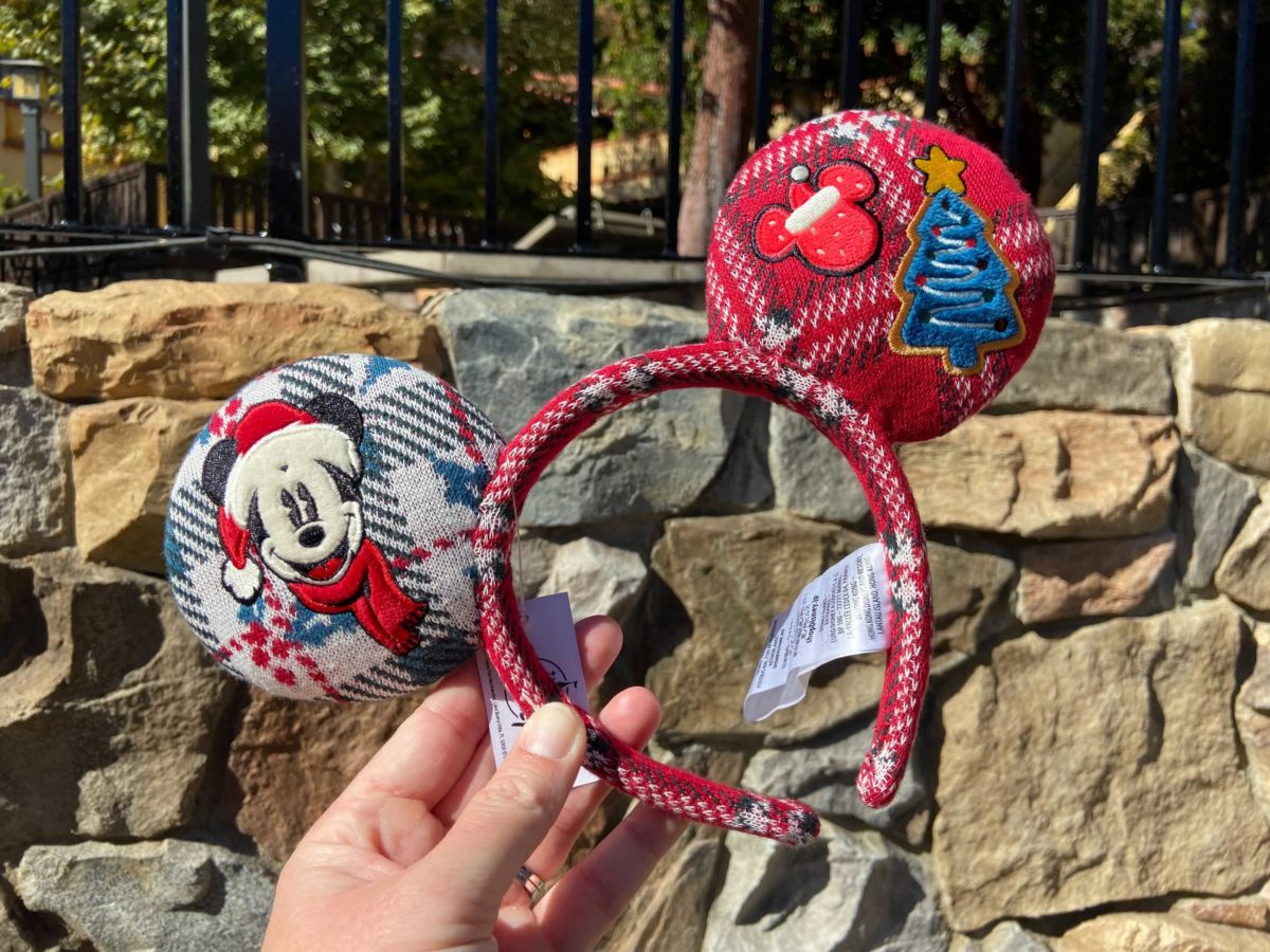 disneyland-holiday-ears-10-9139389