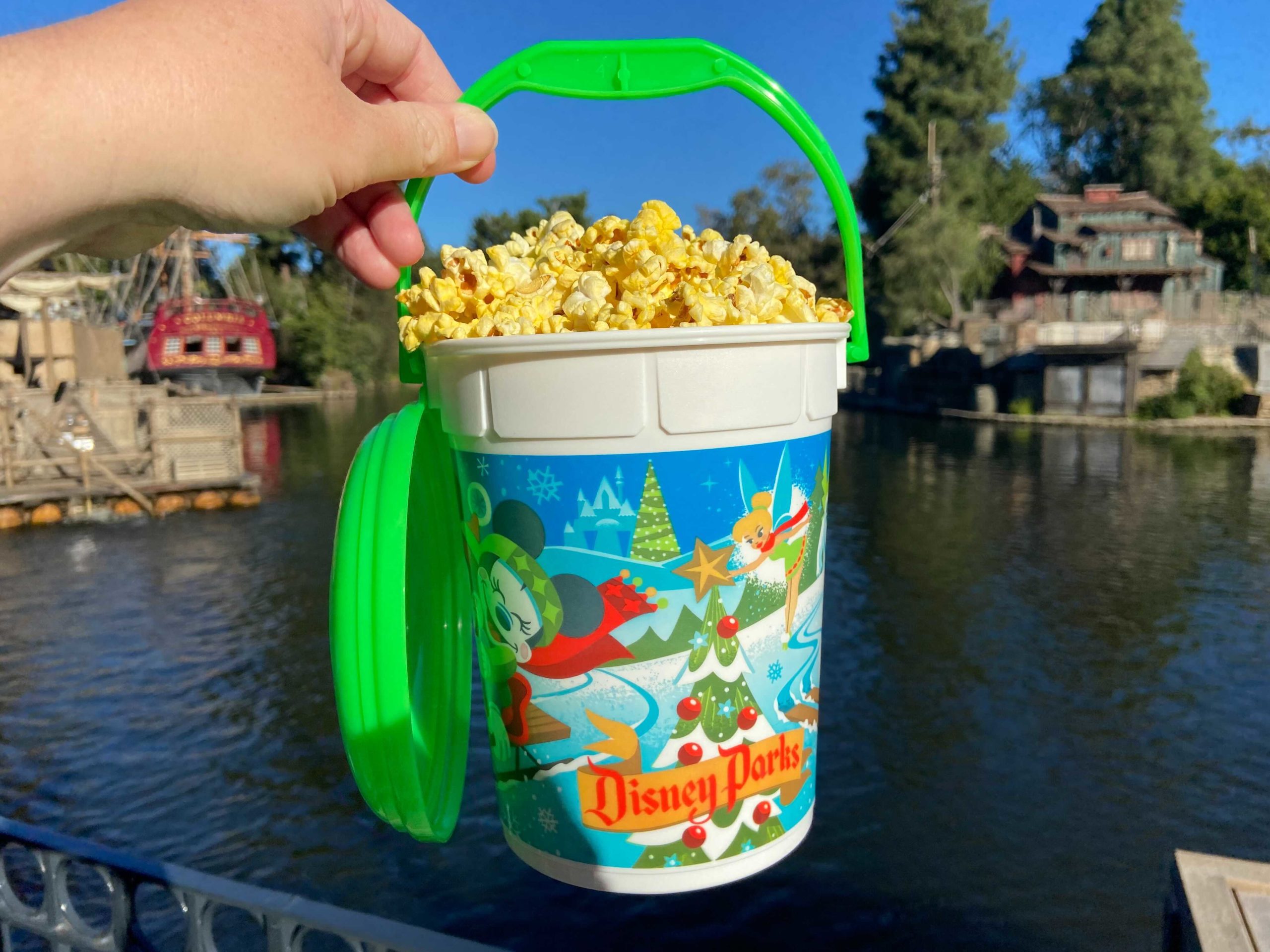 holiday-popcorn-bucket-7-1963273