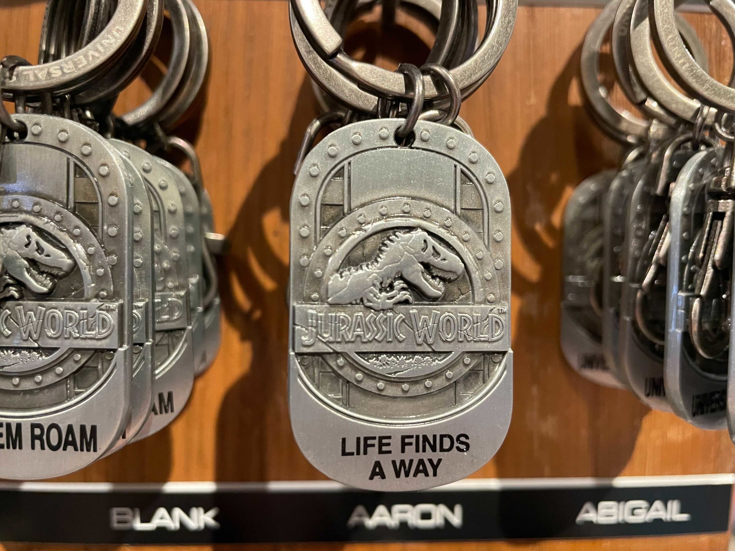 jurassic-world-keychains-16
