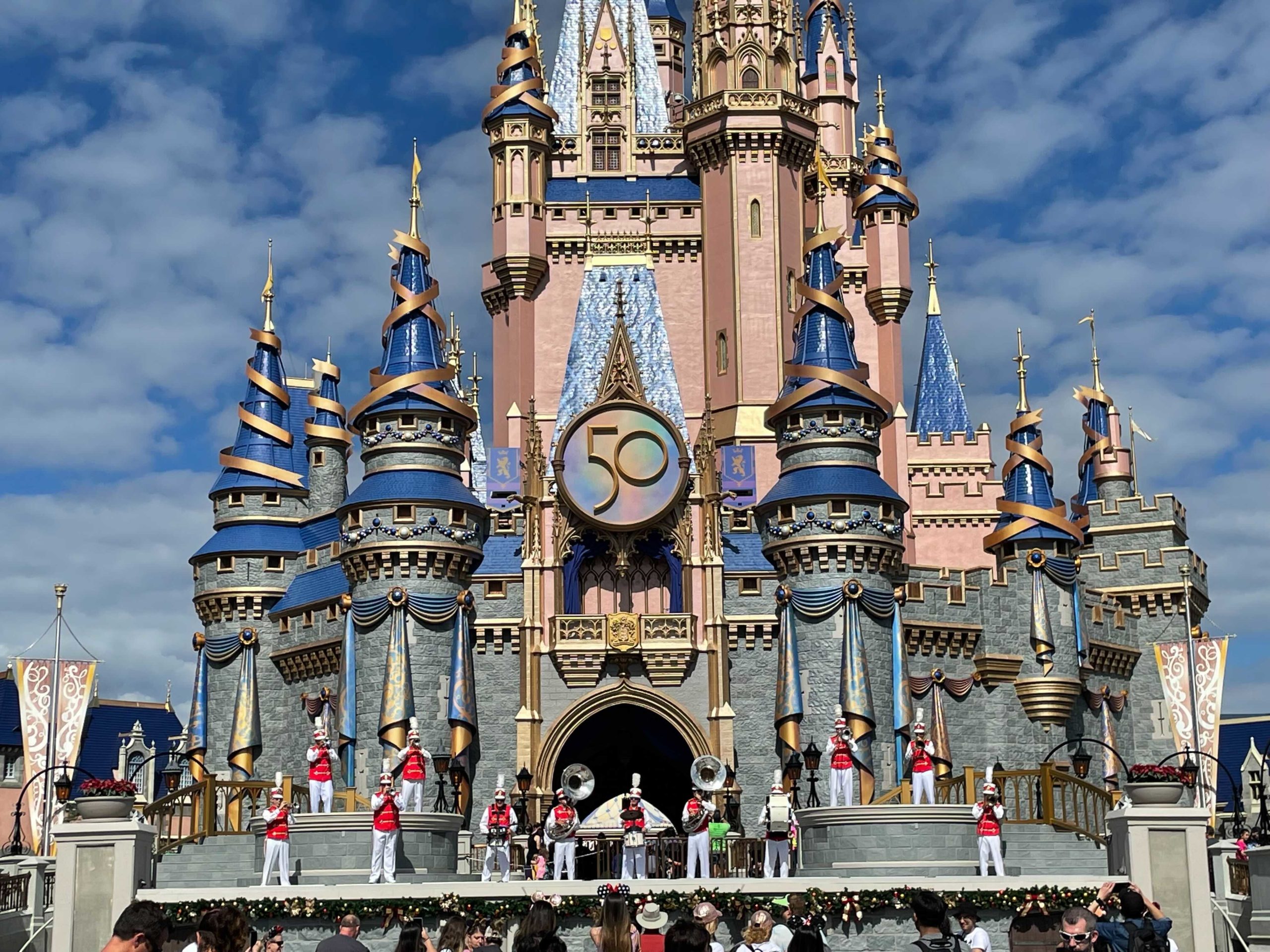 main-street-philharmonic-cinderella-castle-stage-1