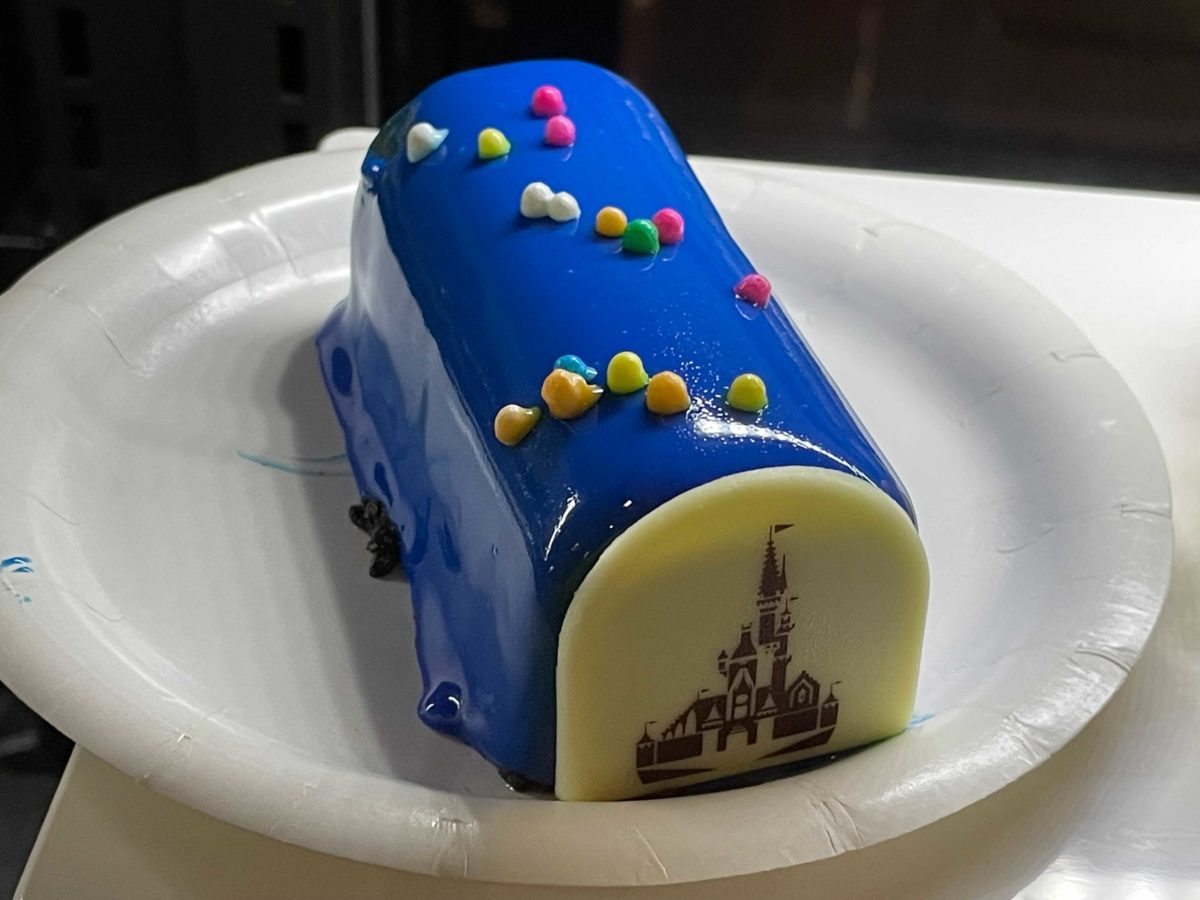opening-day-celebration-cake-4