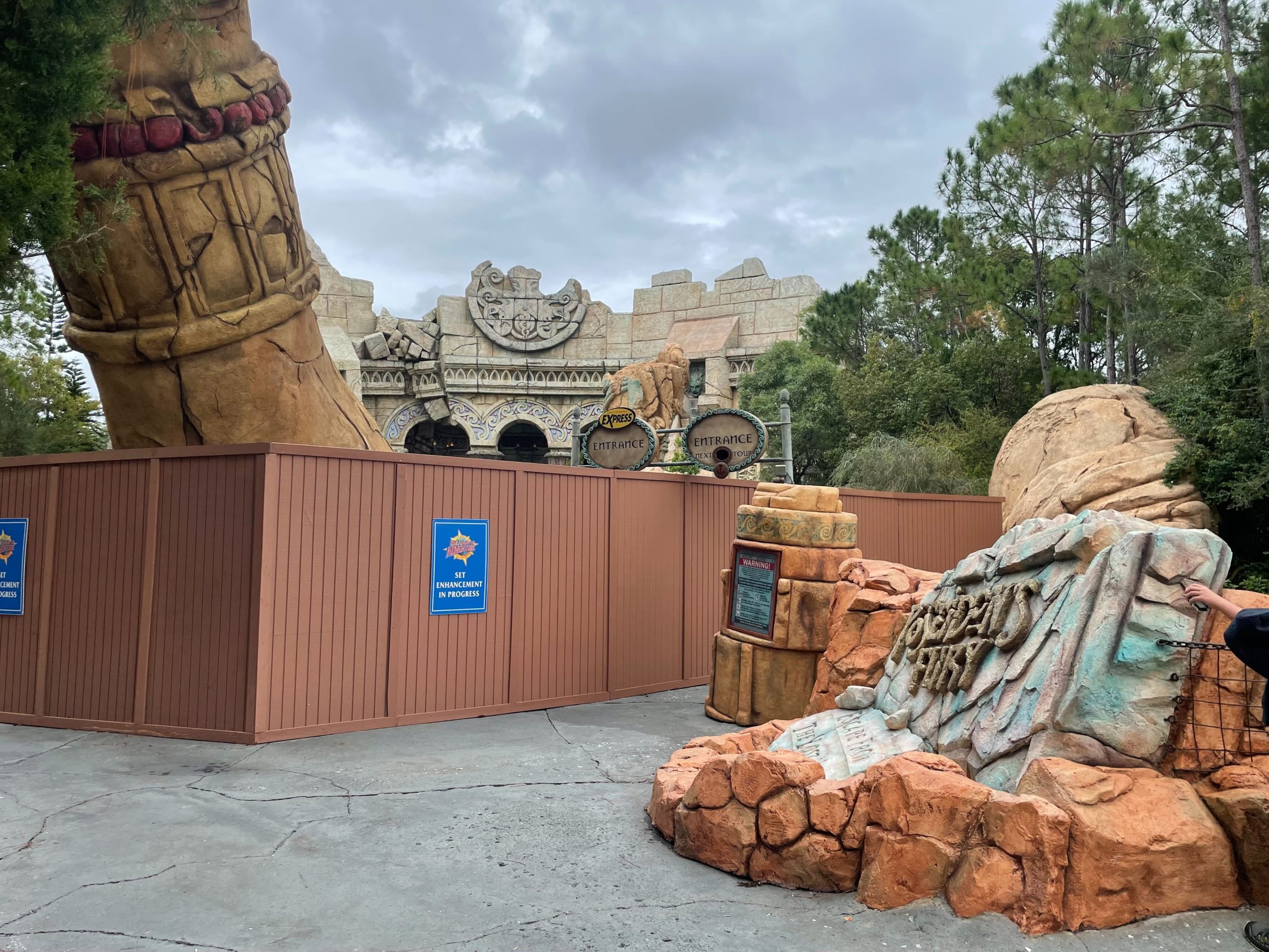 poseidons-fury-construction-walls-6-7238632