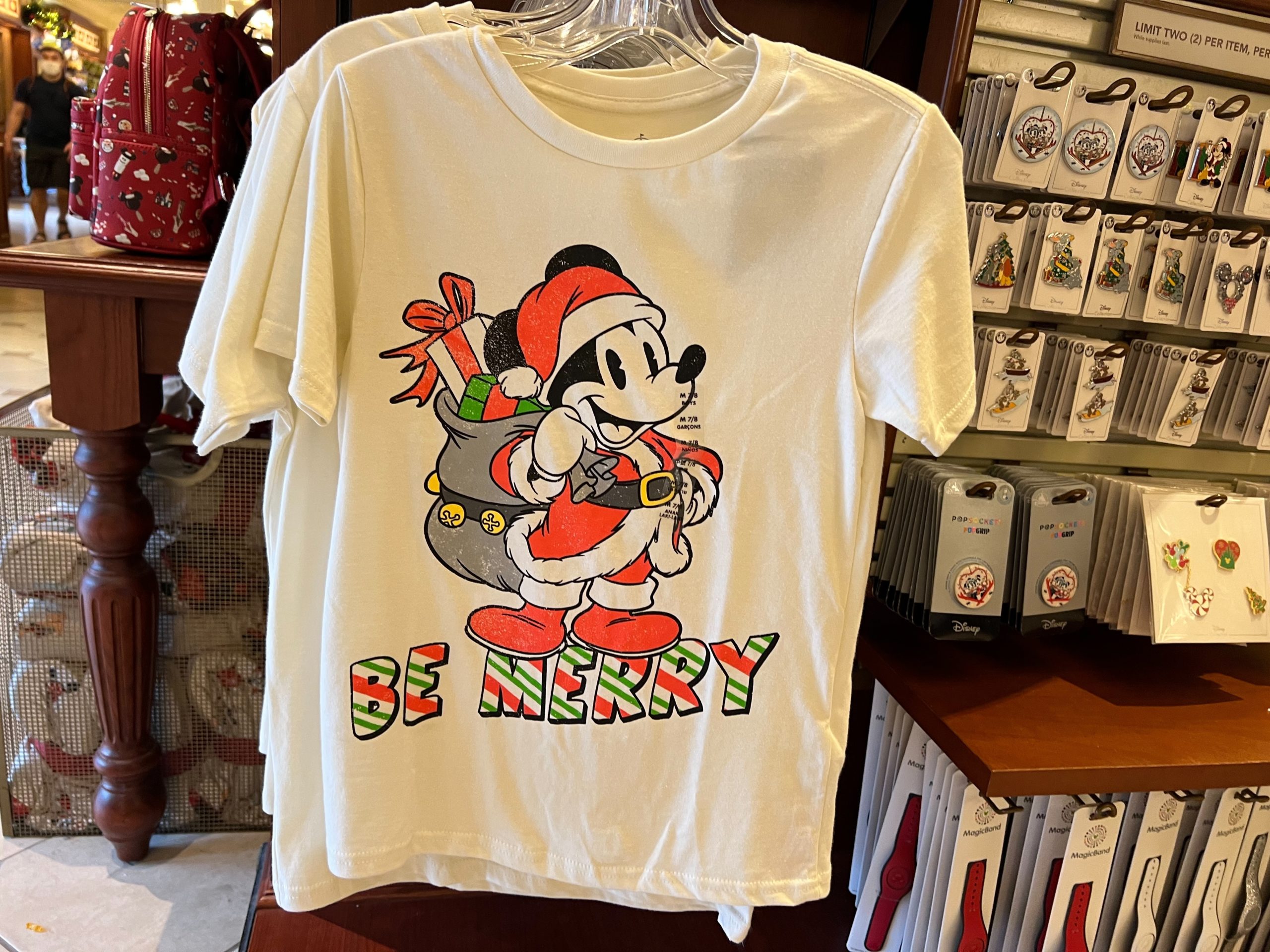 santa-mickey-be-merry-t-shirt-3-5453022