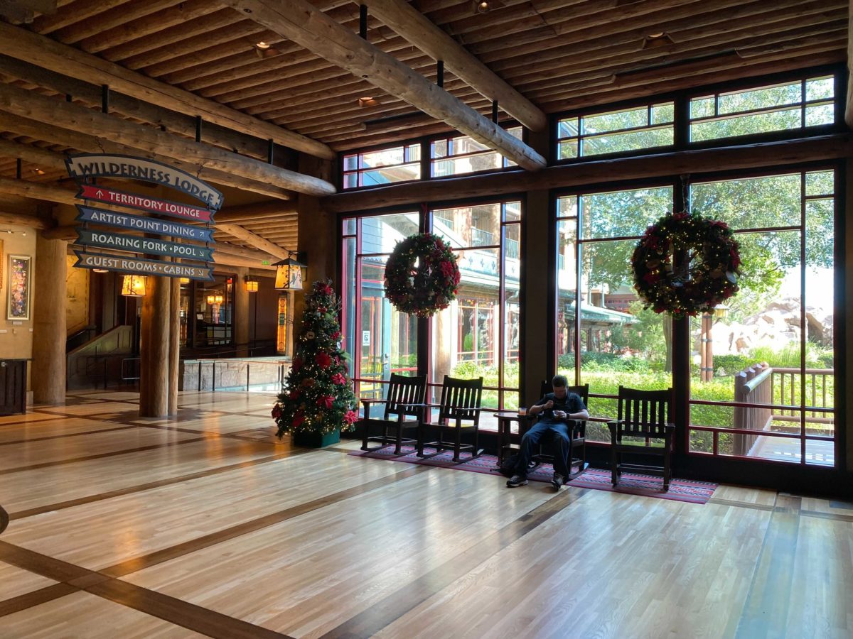 wilderness-lodge-christmas-19-8120737