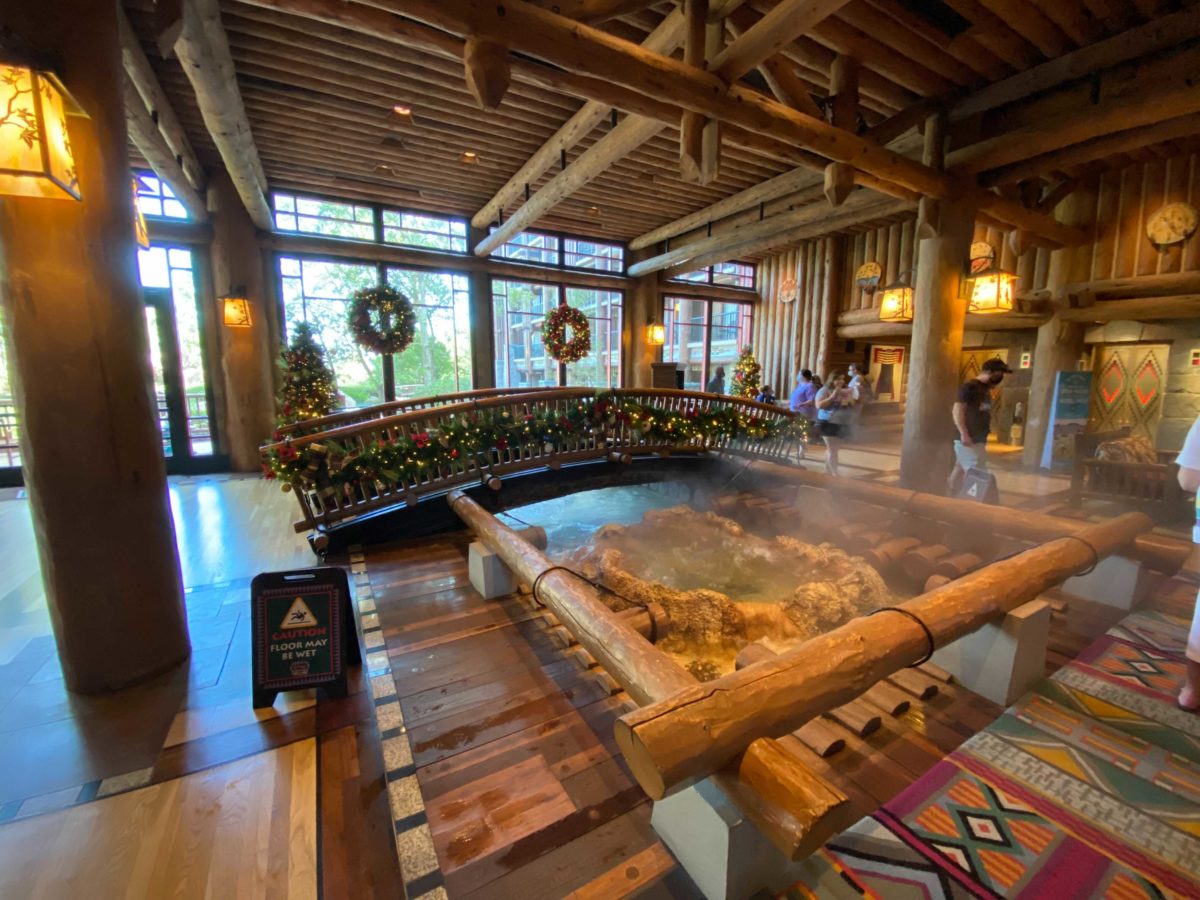 wilderness-lodge-christmas-22-3489174