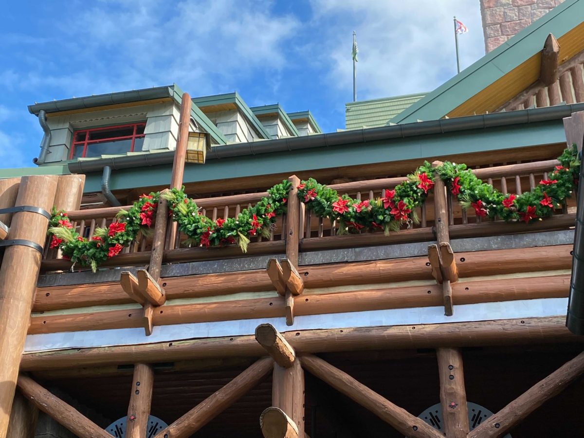 wilderness-lodge-christmas-3-6931553