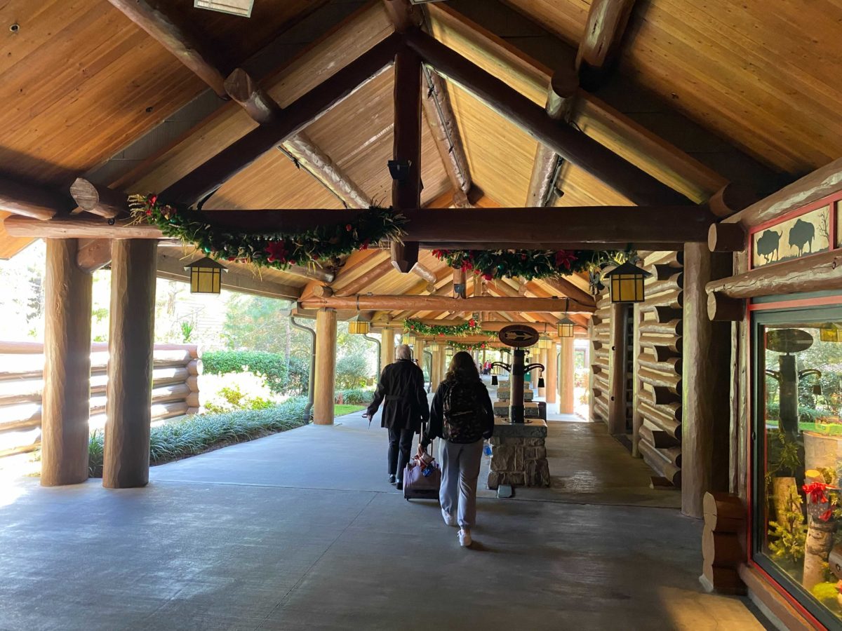 wilderness-lodge-christmas-46-5061623