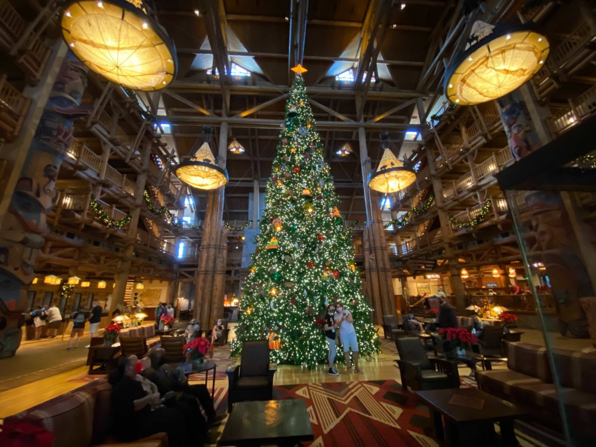 wilderness-lodge-christmas-60-7034879