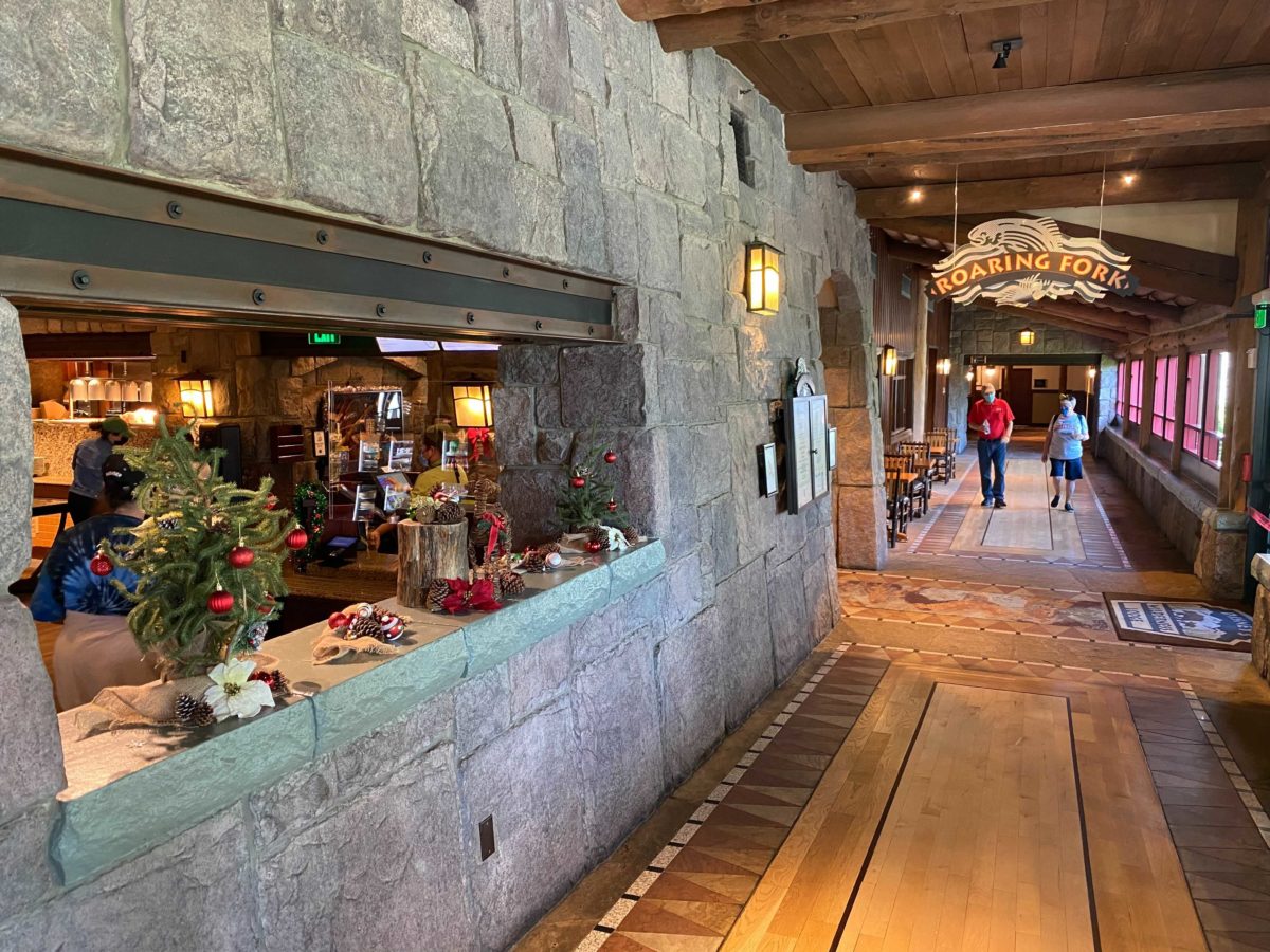 wilderness-lodge-christmas-73-5715562