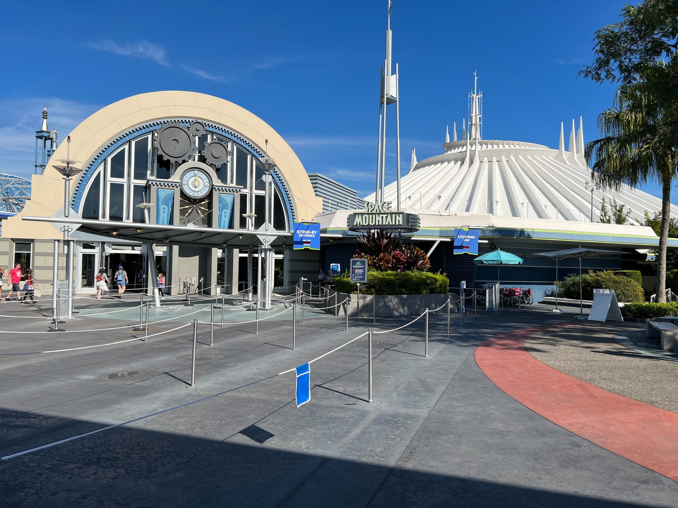 space-mountain-closed-3-5909195