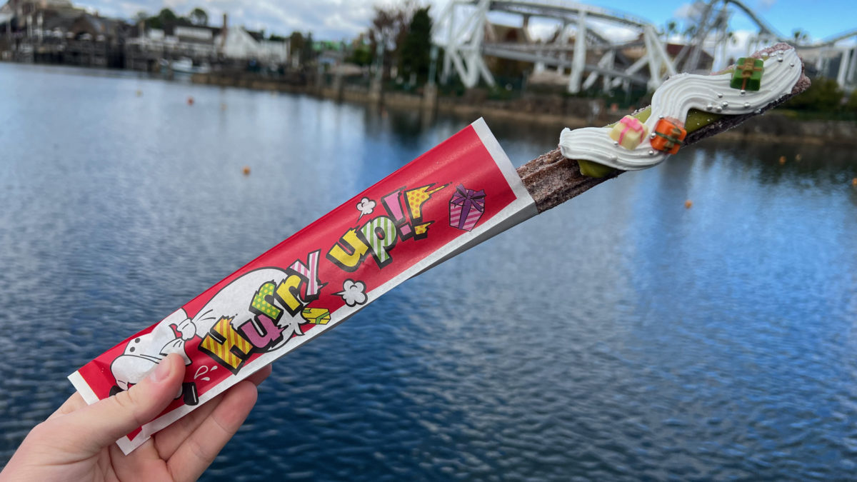 usj_santachurroreindeerdrink_1