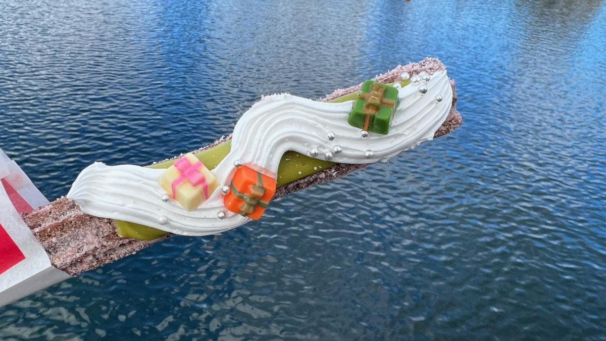 usj_santachurroreindeerdrink_2