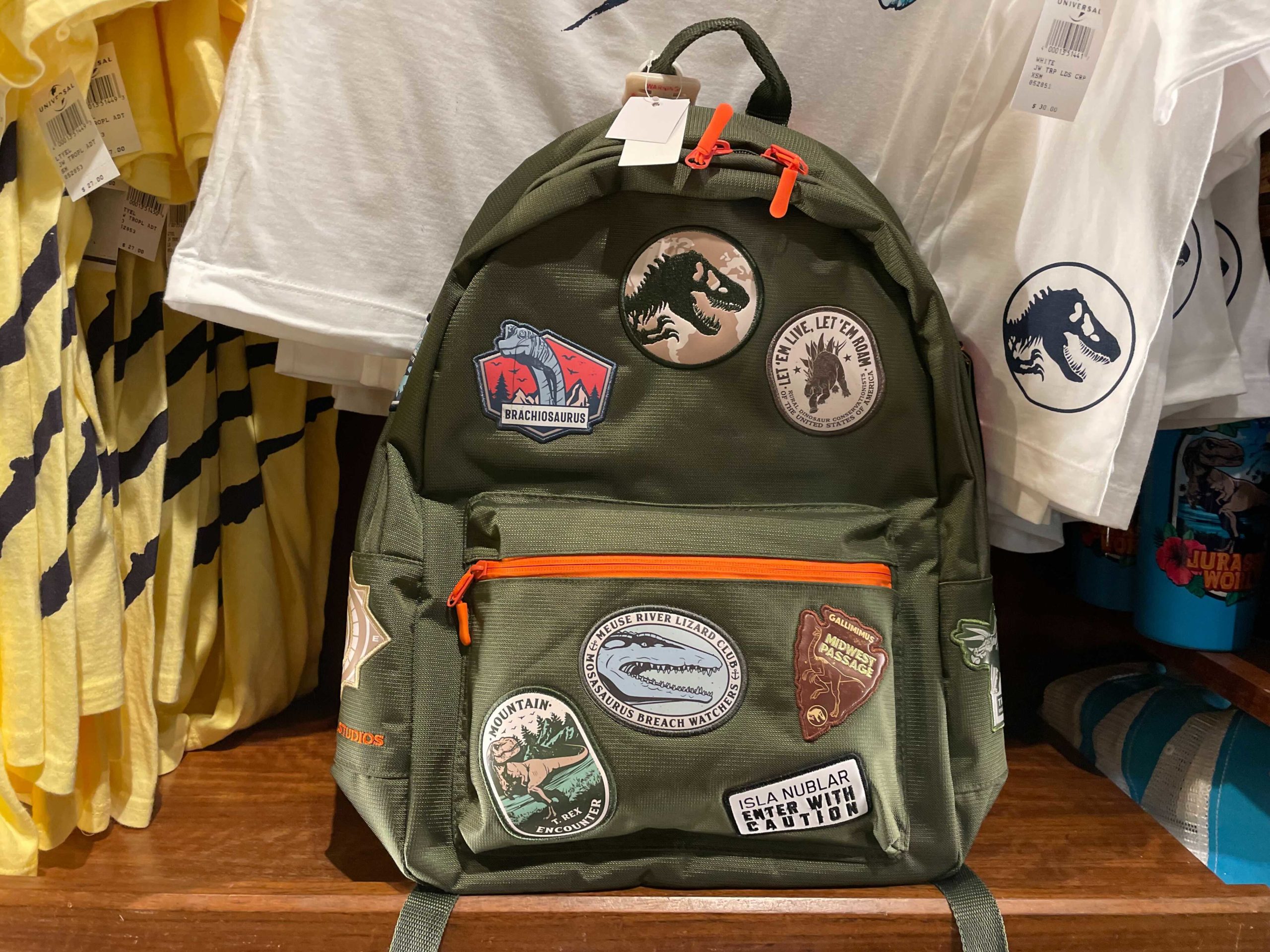 jurassic-world-backpack-1
