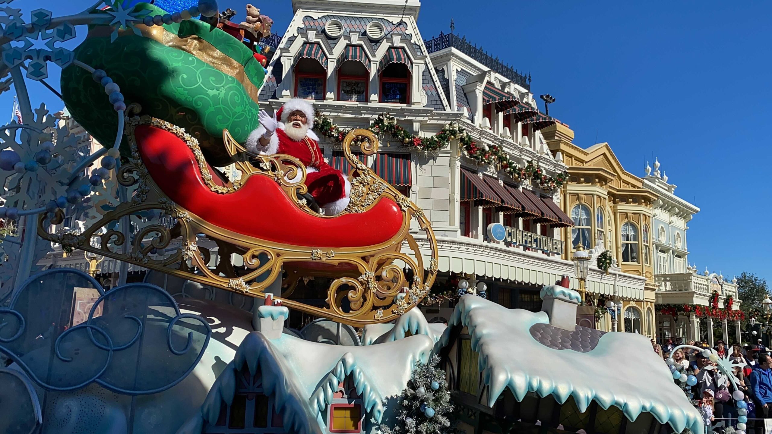 mickeys-once-upon-a-christmastime-parade-daytime-23