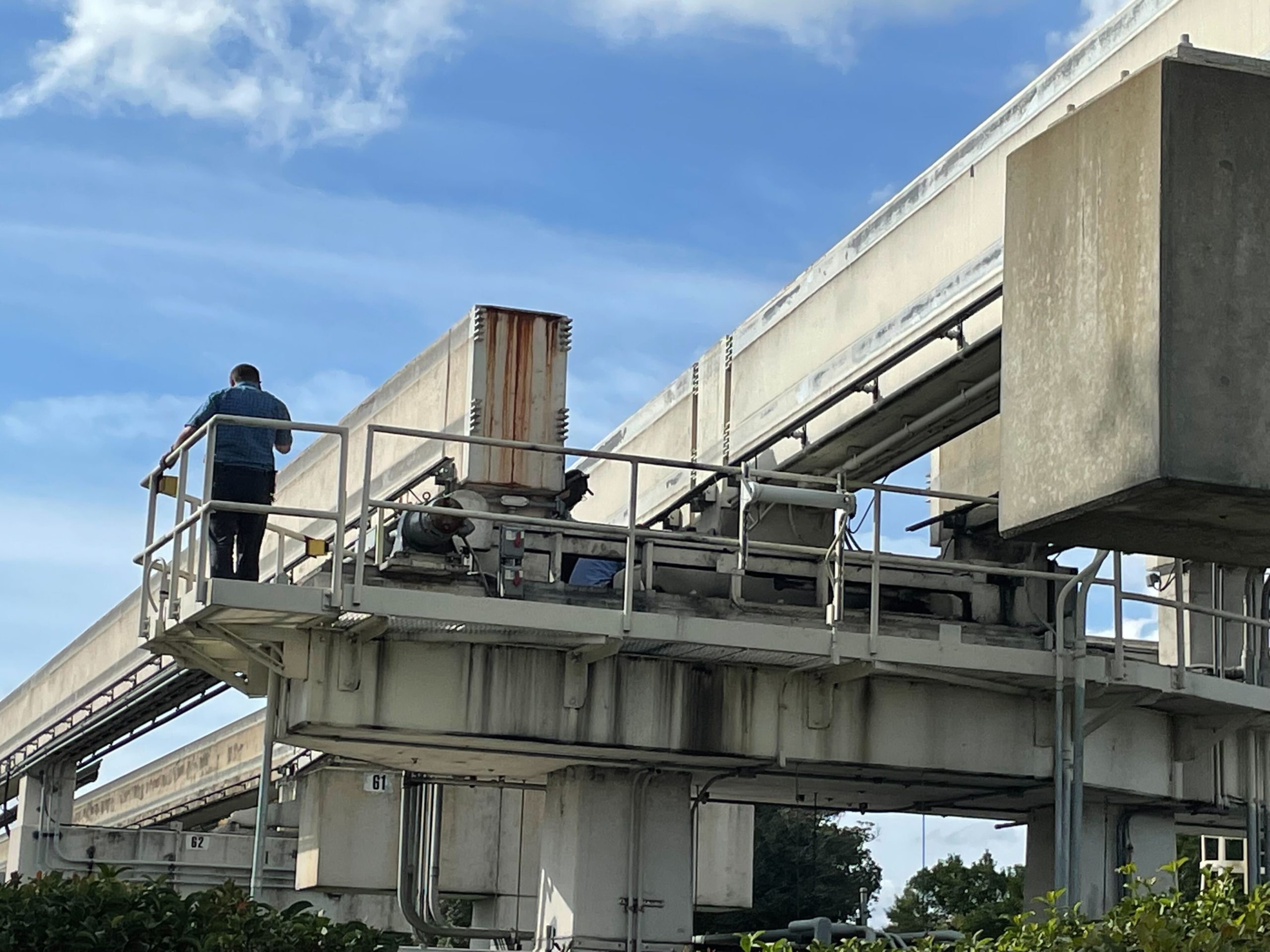 monorail-down-1-1205129