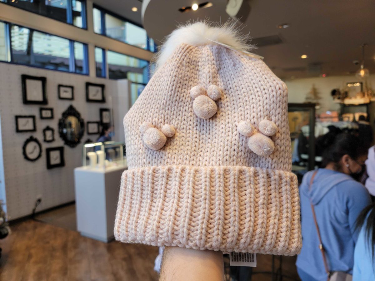 pink-sweater_1349190-9893015