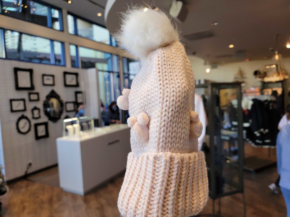 pink-sweater_134921-2282465