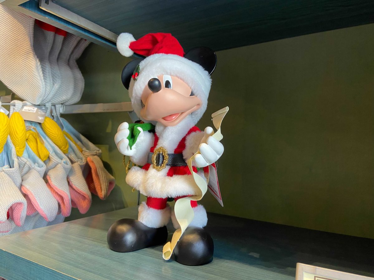 santa-mickey-figure-4-8073751