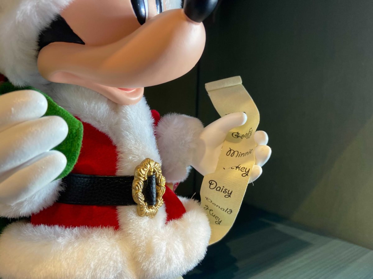 santa-mickey-figure-6-5317651