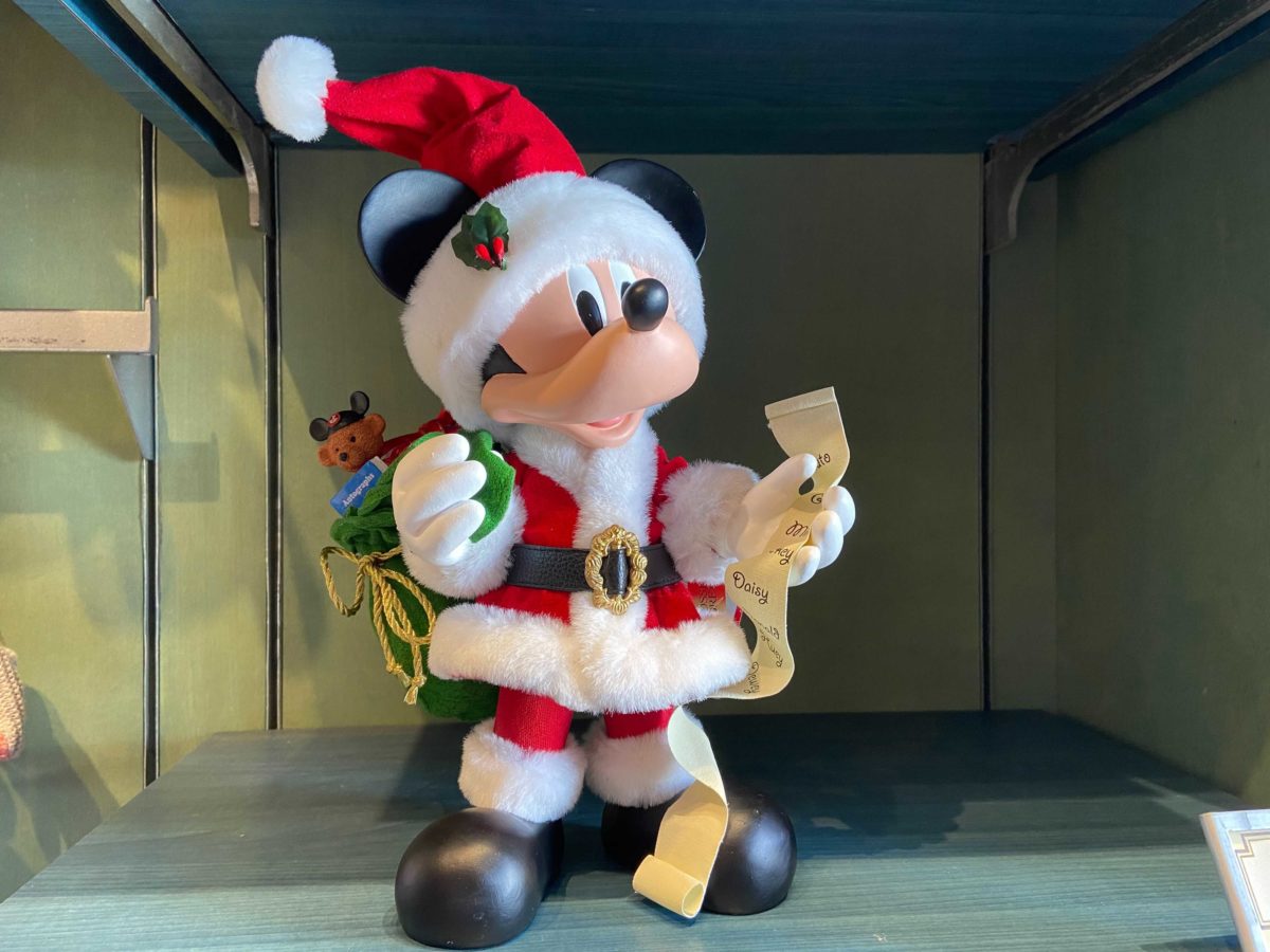 santa-mickey-figure-8-5926074