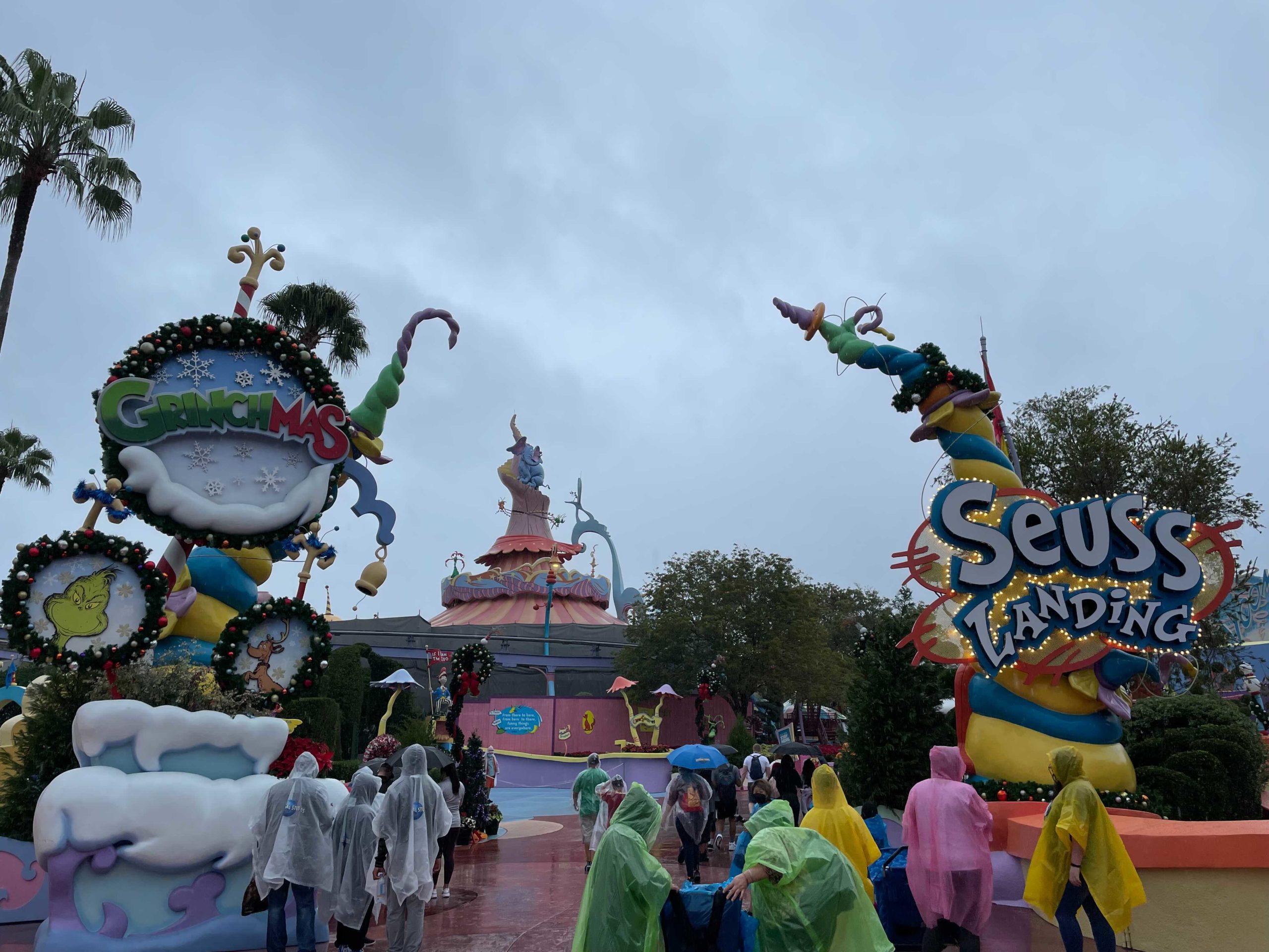 seuss-landing-holiday-arch-missing-1