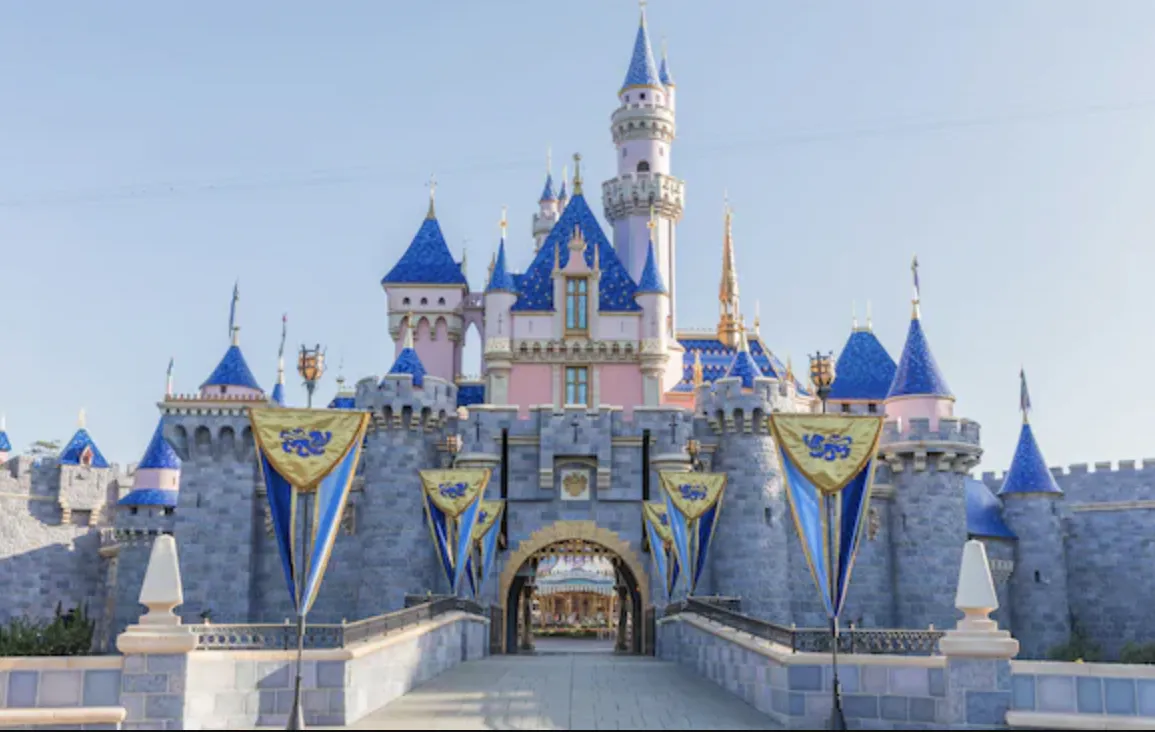sleeping-beauty-castle-disneyland-5099780-7769032