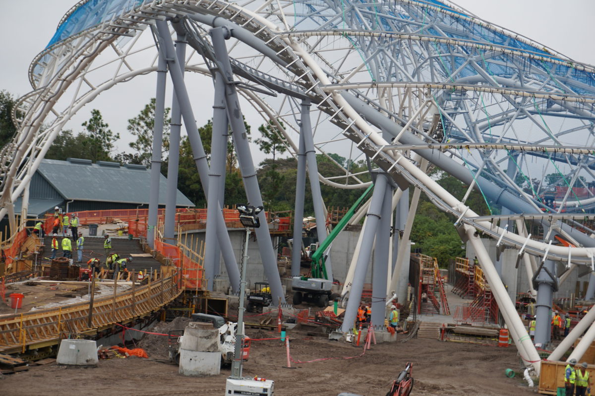 tron-lightcycle-run-construction-2-3803402
