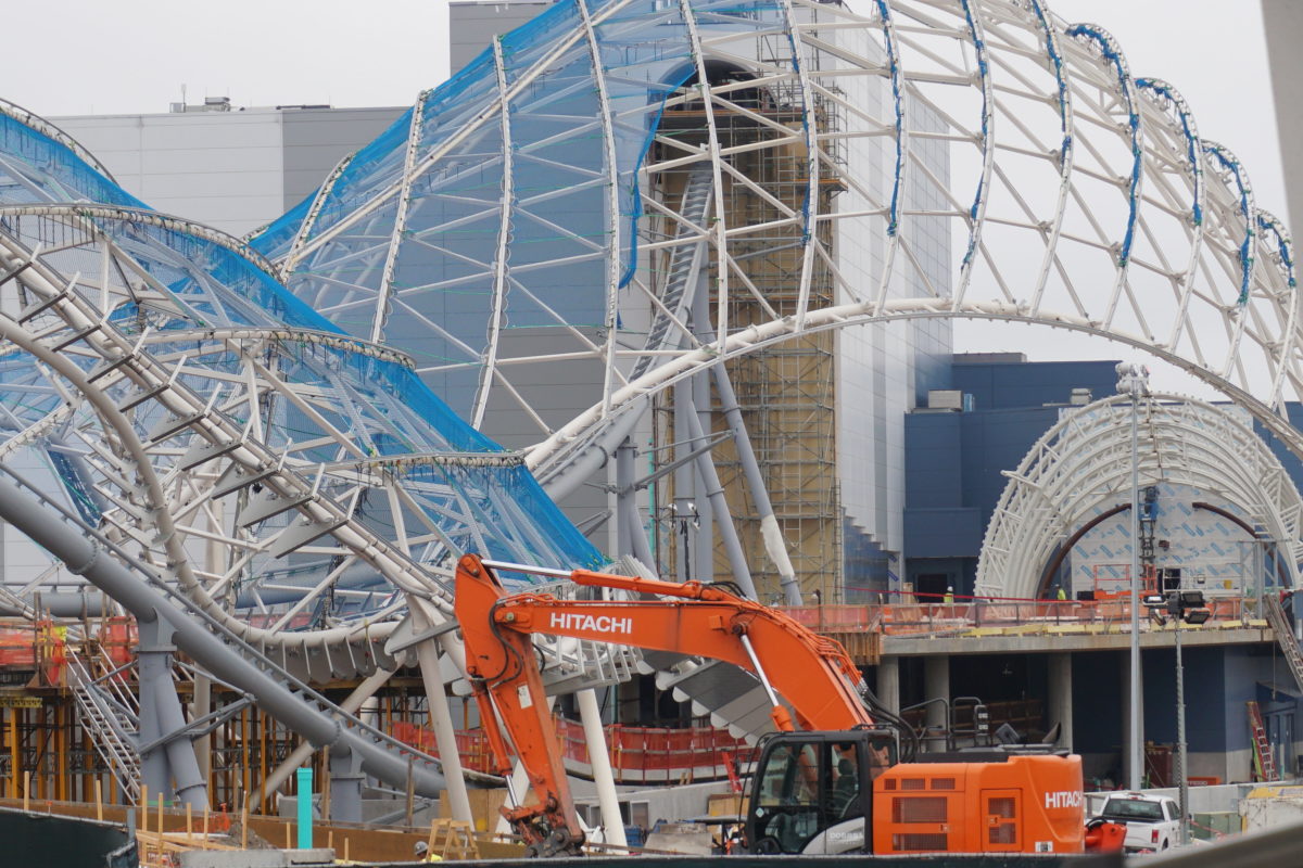 tron-lightcycle-run-construction-9-8019335