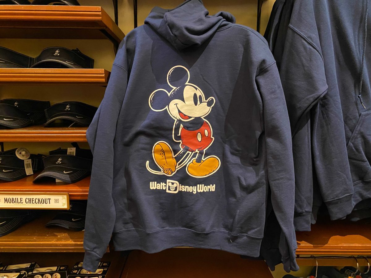 merchroundup010622_26