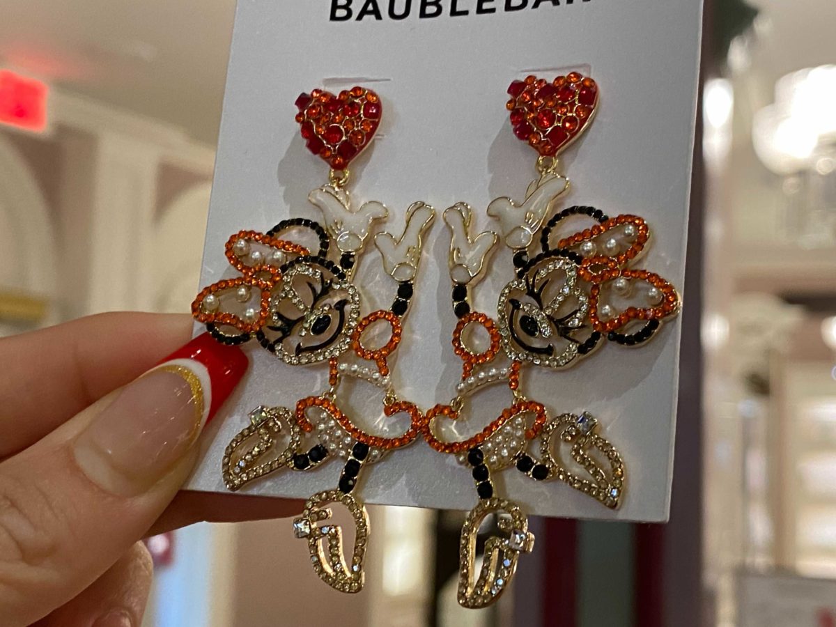 merchroundup010622_3