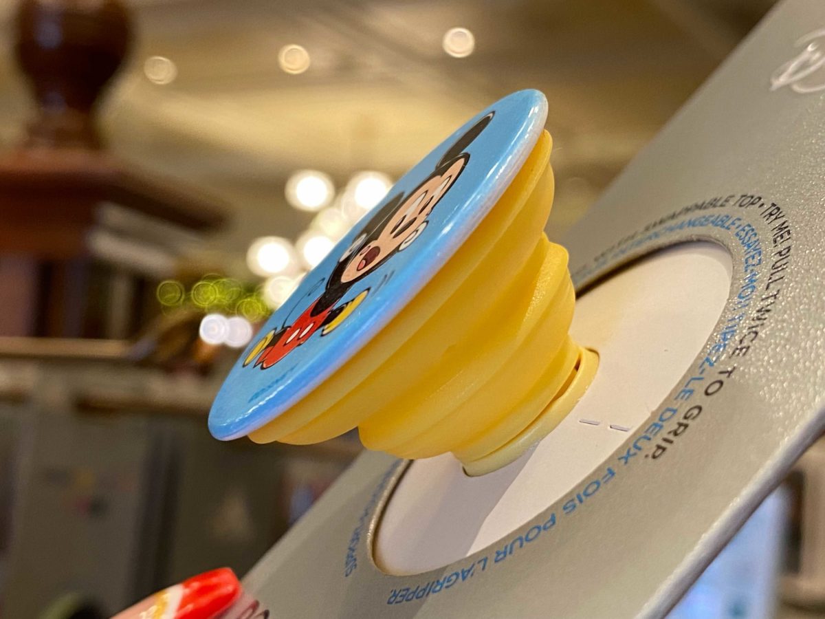 merchroundup010622_33