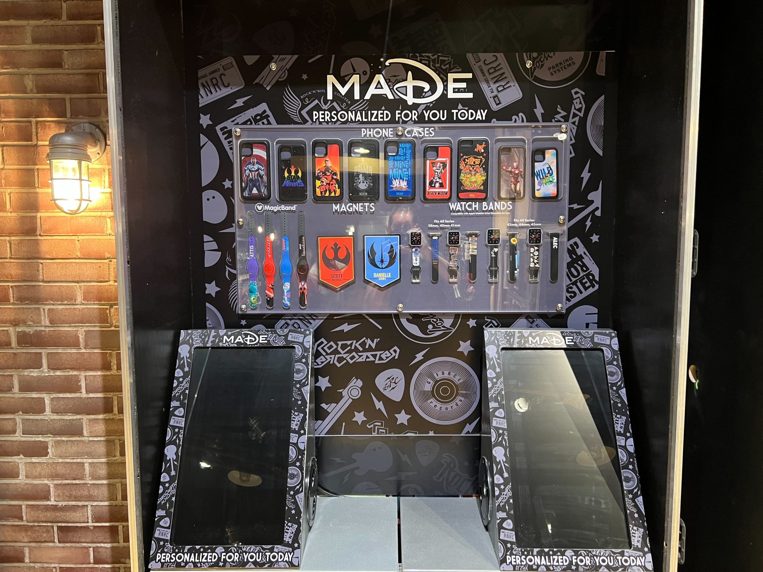 rock-around-the-shop-made-kiosk-5