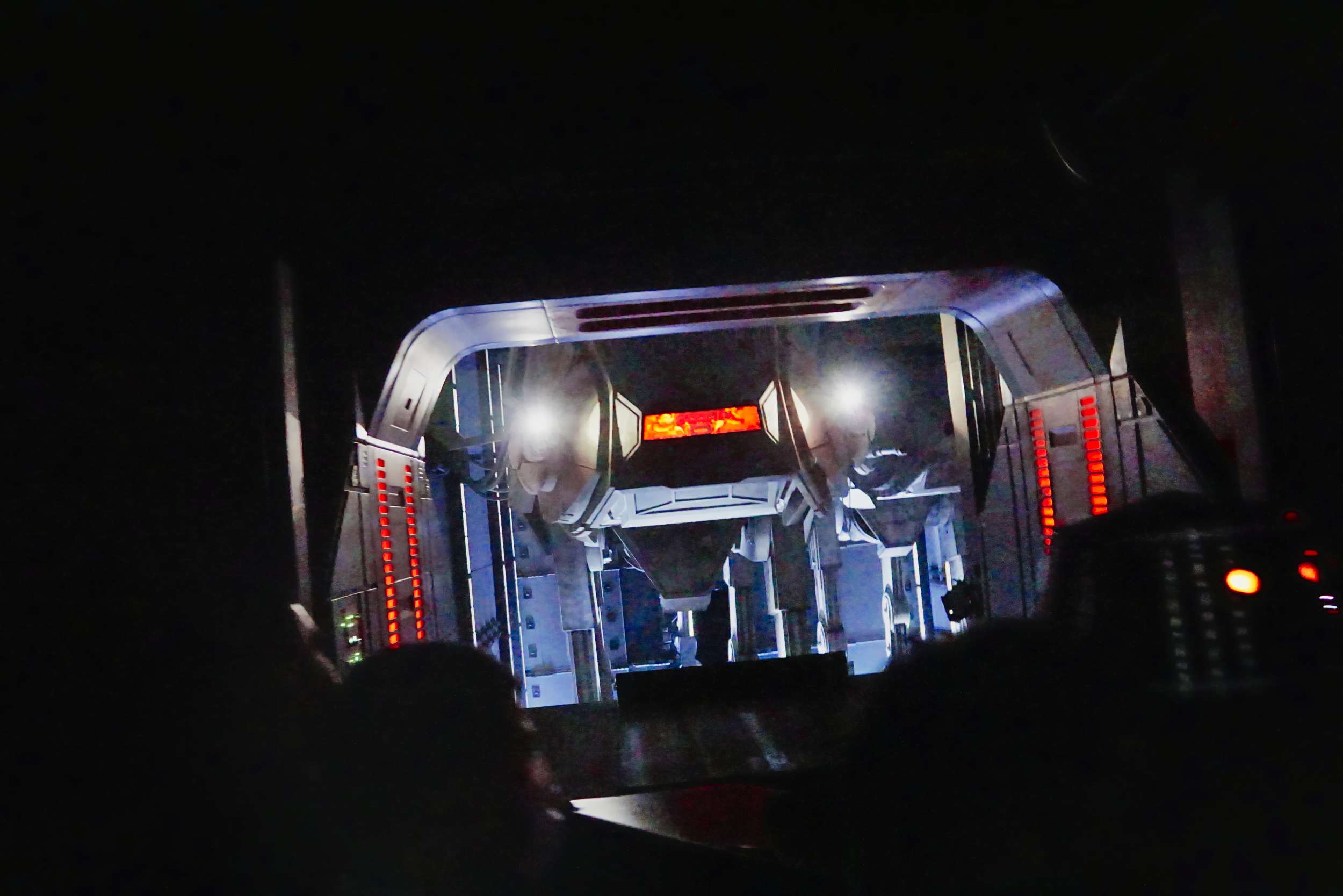 star-wars-rise-of-the-resistance-walker