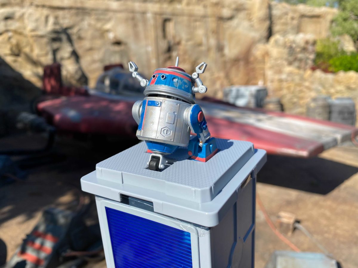 wdw-droid-factory-mystery-crate-action-figures-20-3531190