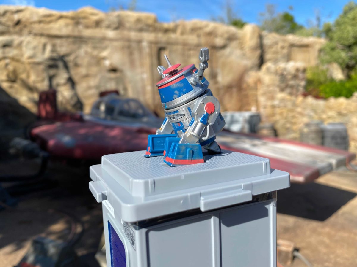 wdw-droid-factory-mystery-crate-action-figures-22-5578104