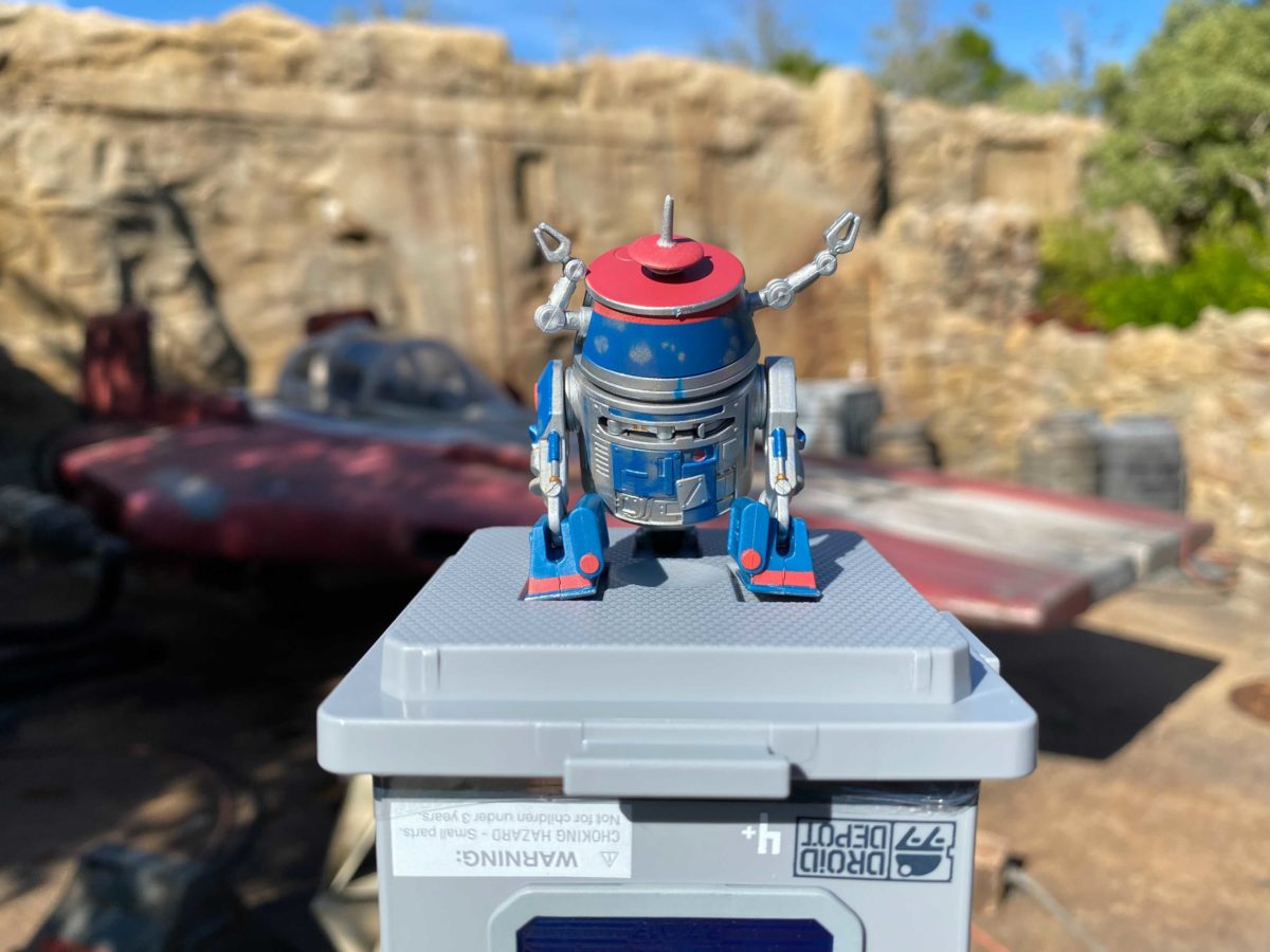 wdw-droid-factory-mystery-crate-action-figures-23-5736808