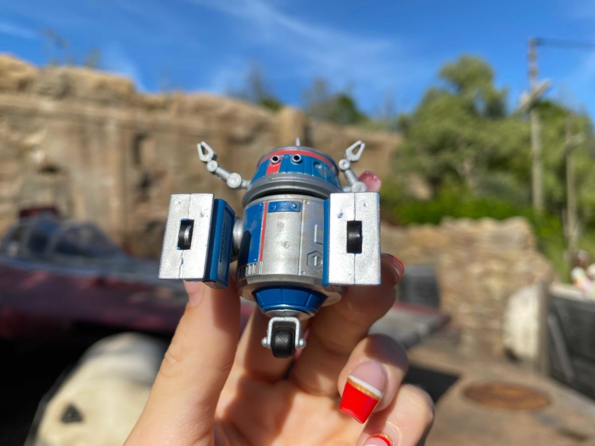 wdw-droid-factory-mystery-crate-action-figures-28-2035955