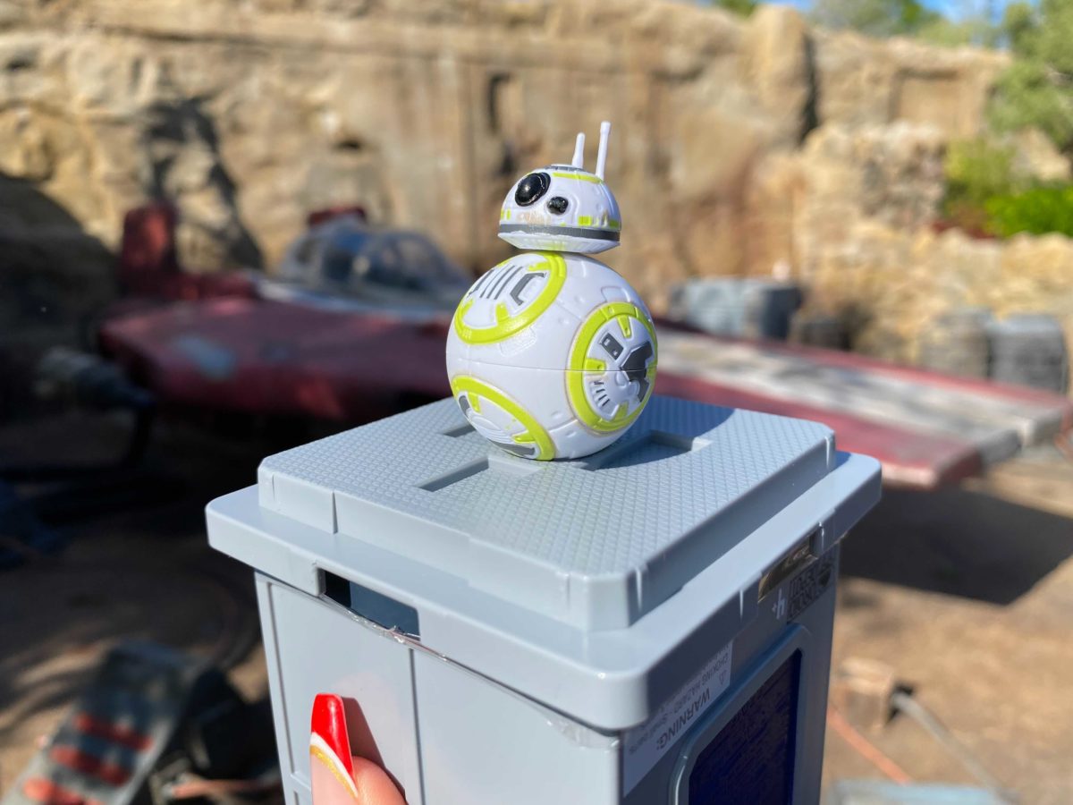 wdw-droid-factory-mystery-crate-action-figures-39-8321205