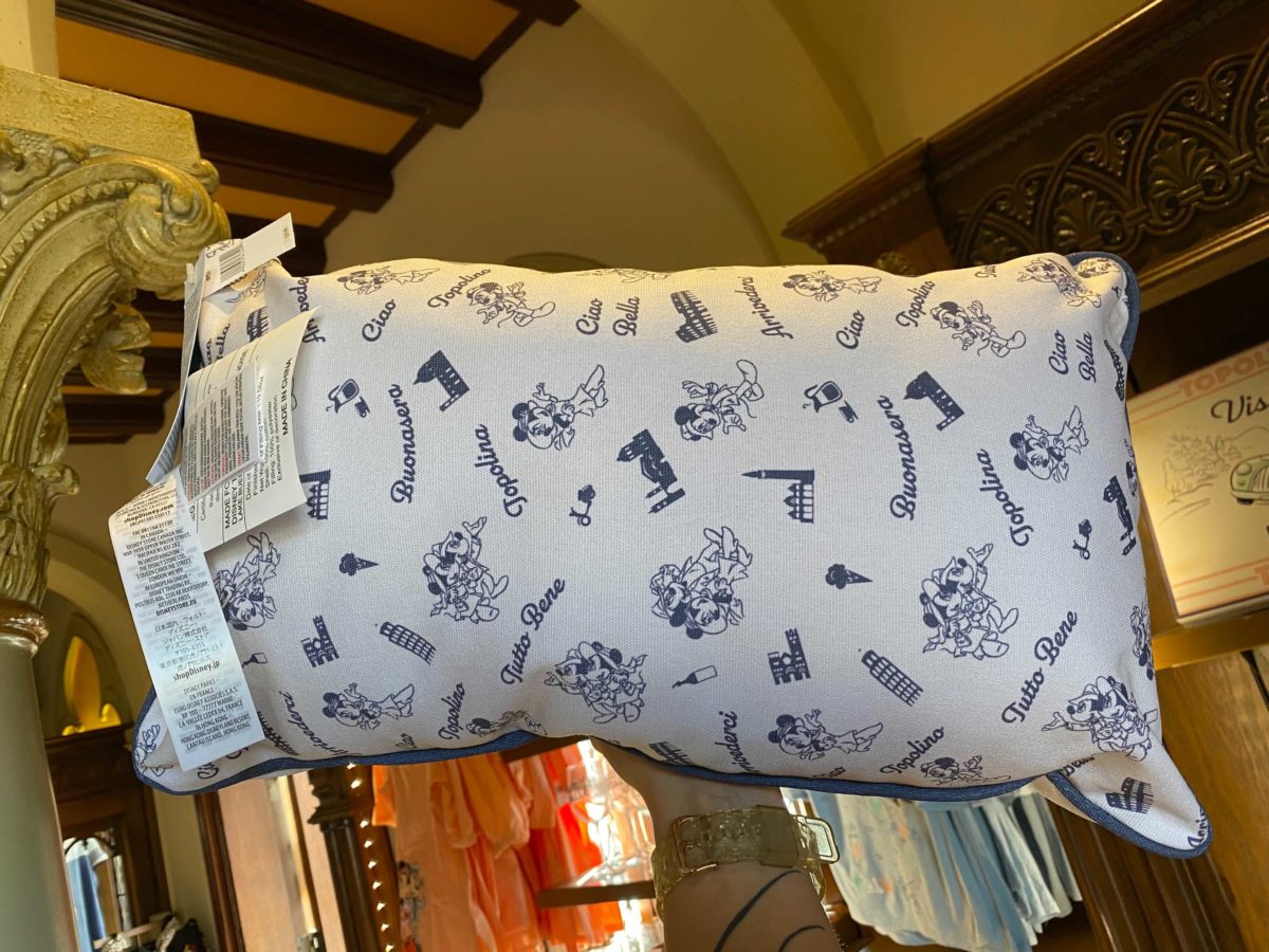 wdw-topolino-topolina-pillow-6-9917825
