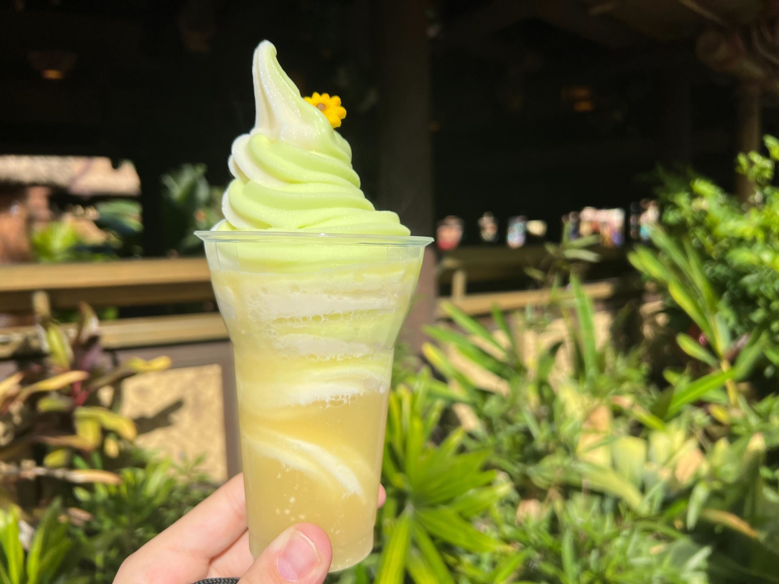 crooning-flower-float-aloha-isle-2-4248397