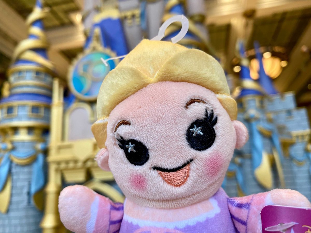 ultimate-princess-celebration-series-wishables-rapunzel-2