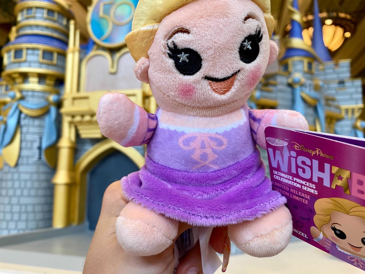 ultimate-princess-celebration-series-wishables-rapunzel-3