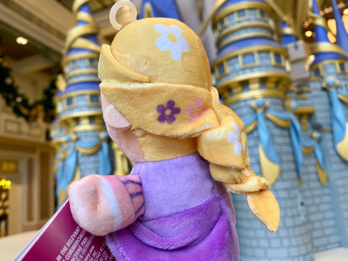 ultimate-princess-celebration-series-wishables-rapunzel-7