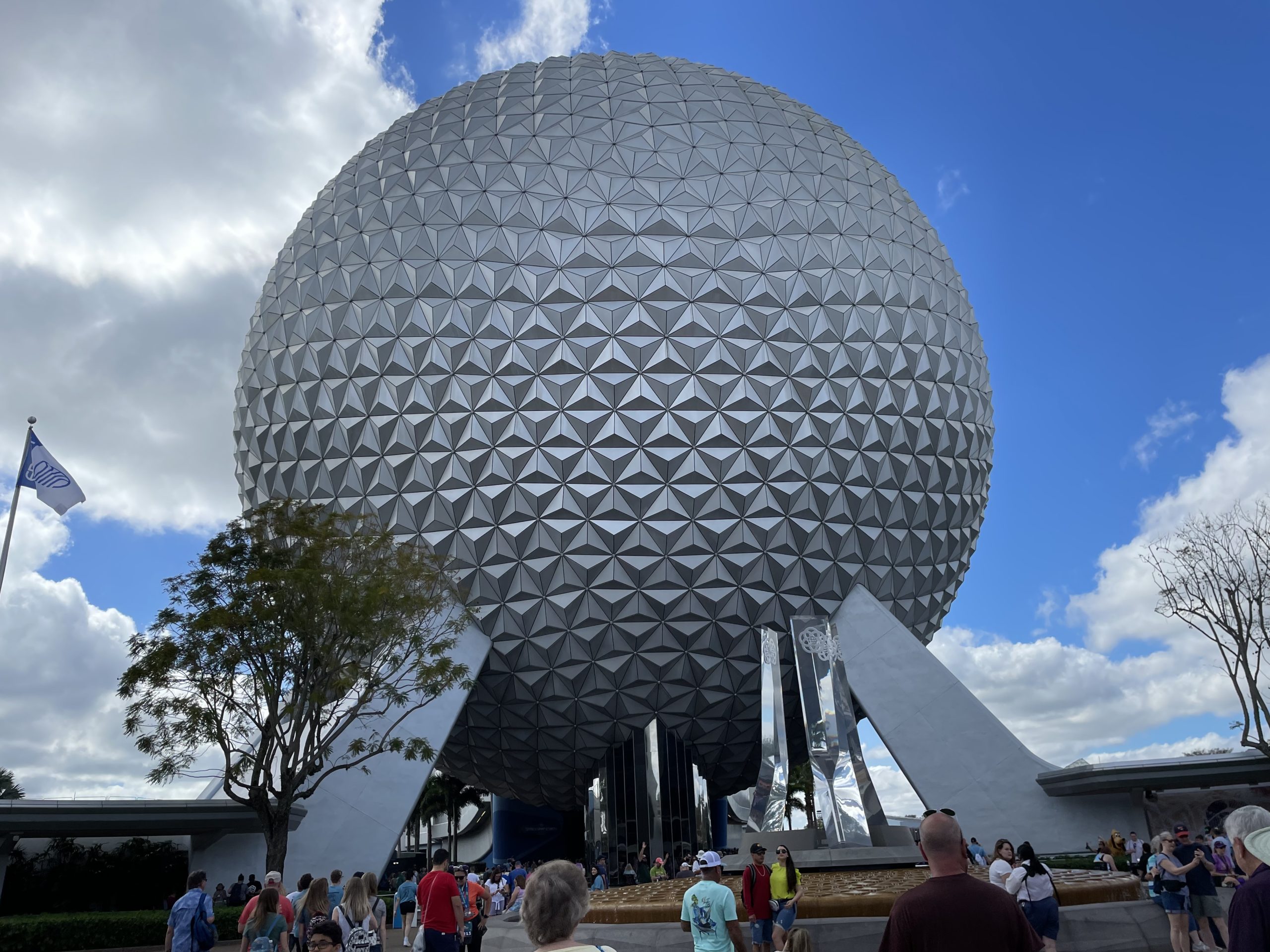 Spaceship-earth-2272022